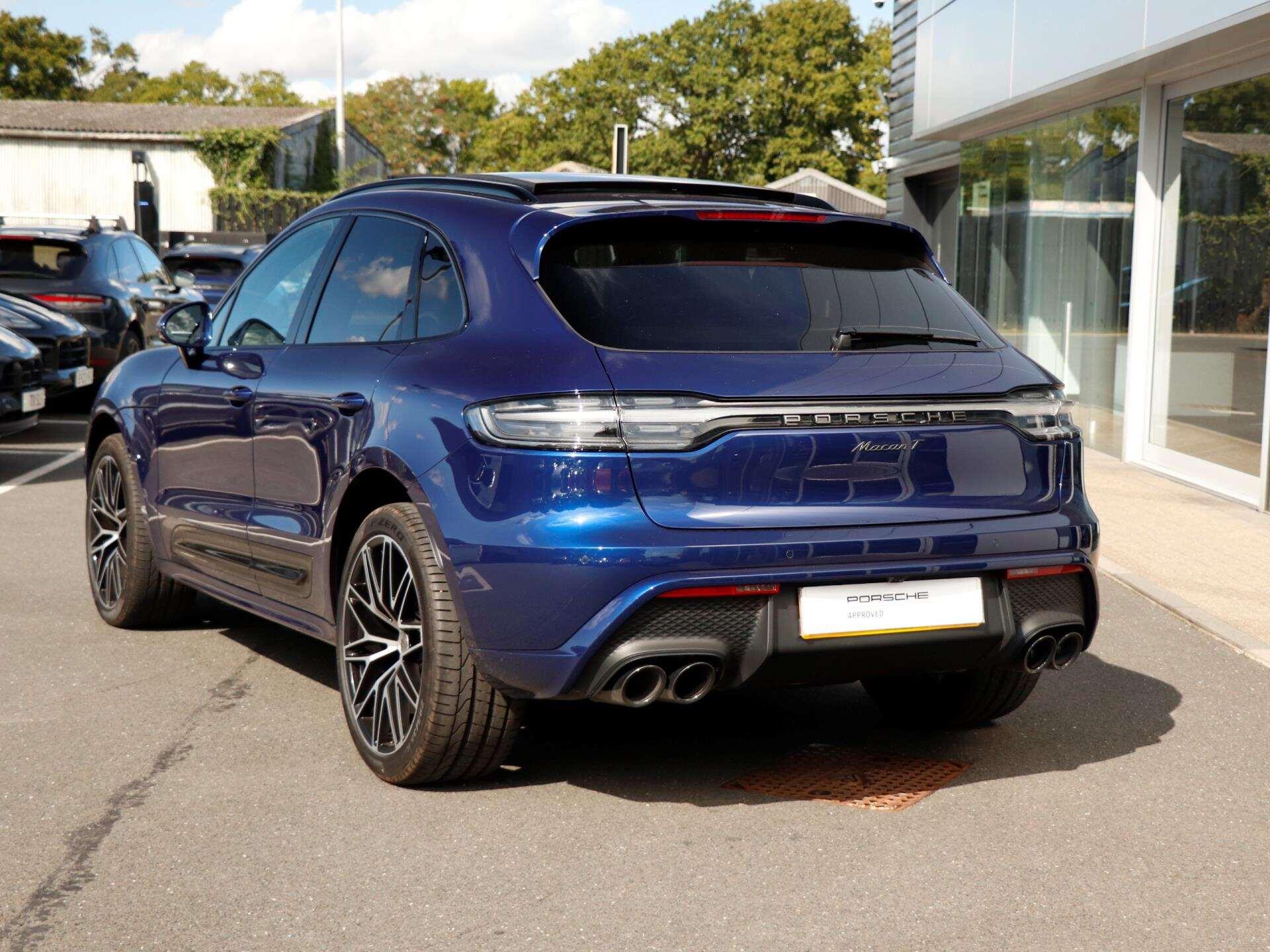 Porsche Macan view 40