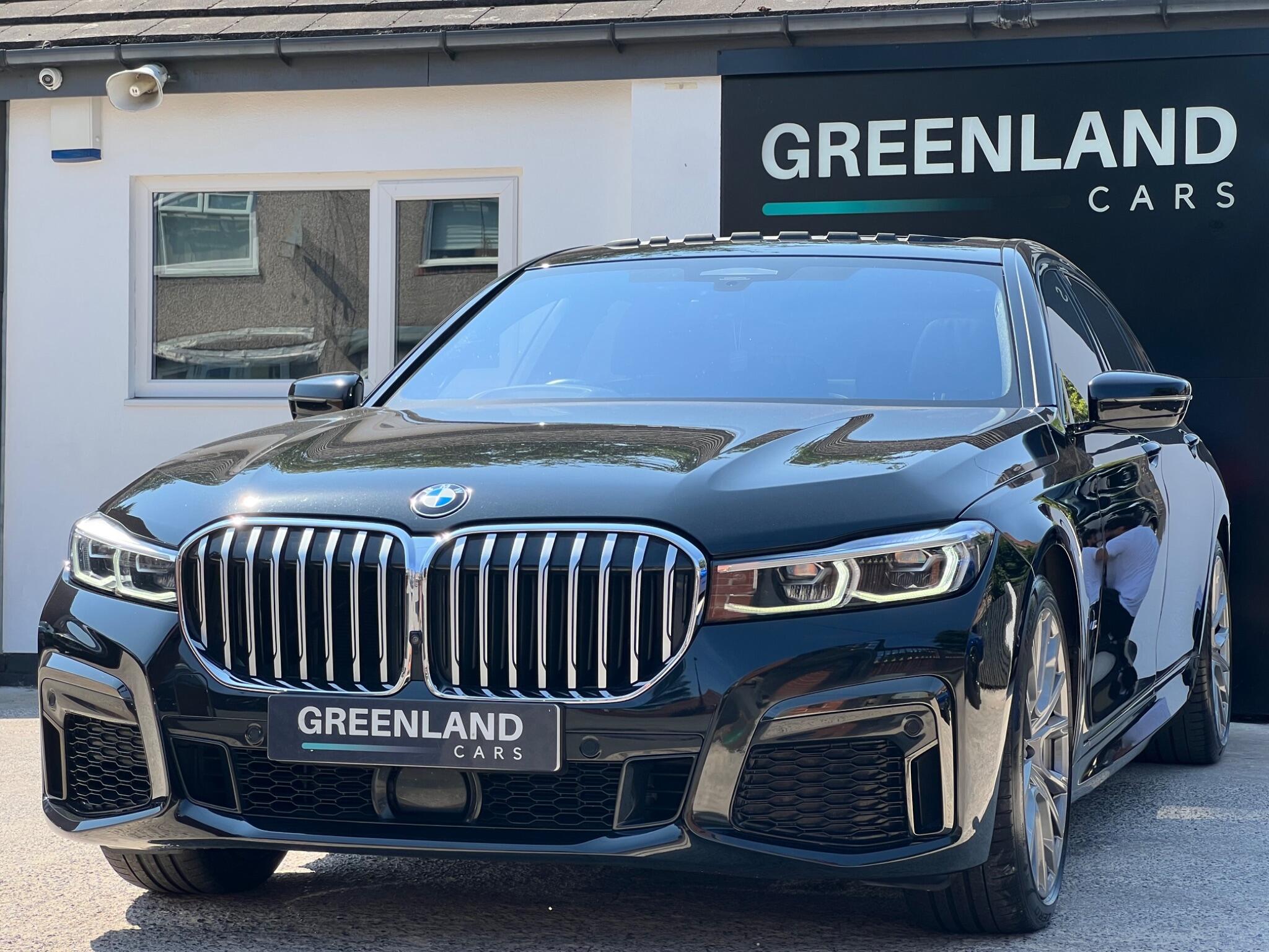 BMW 7 Series view 36