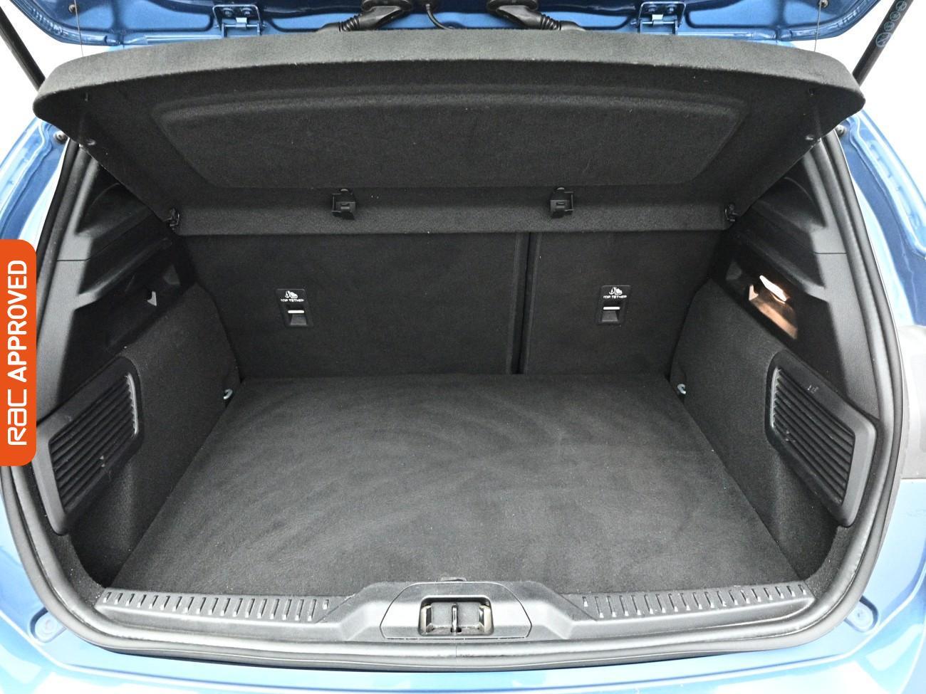 Ford Focus view 28