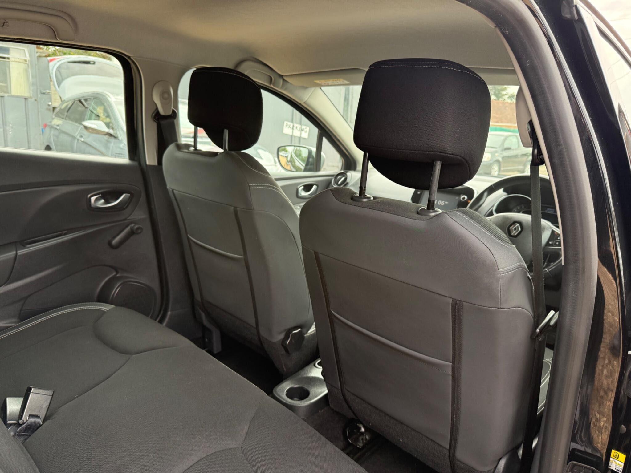 Renault Clio view 26