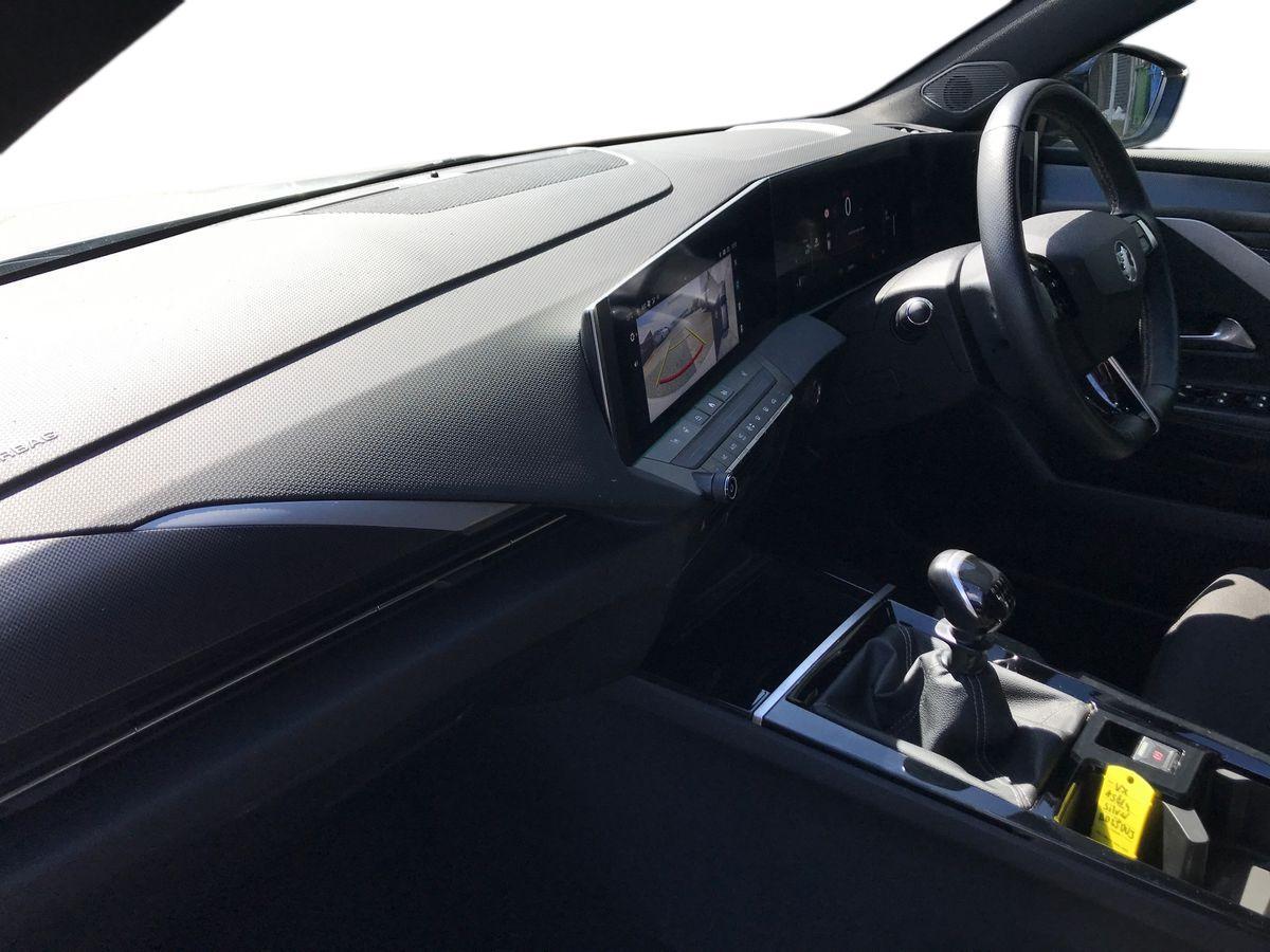 Vauxhall Astra view 5