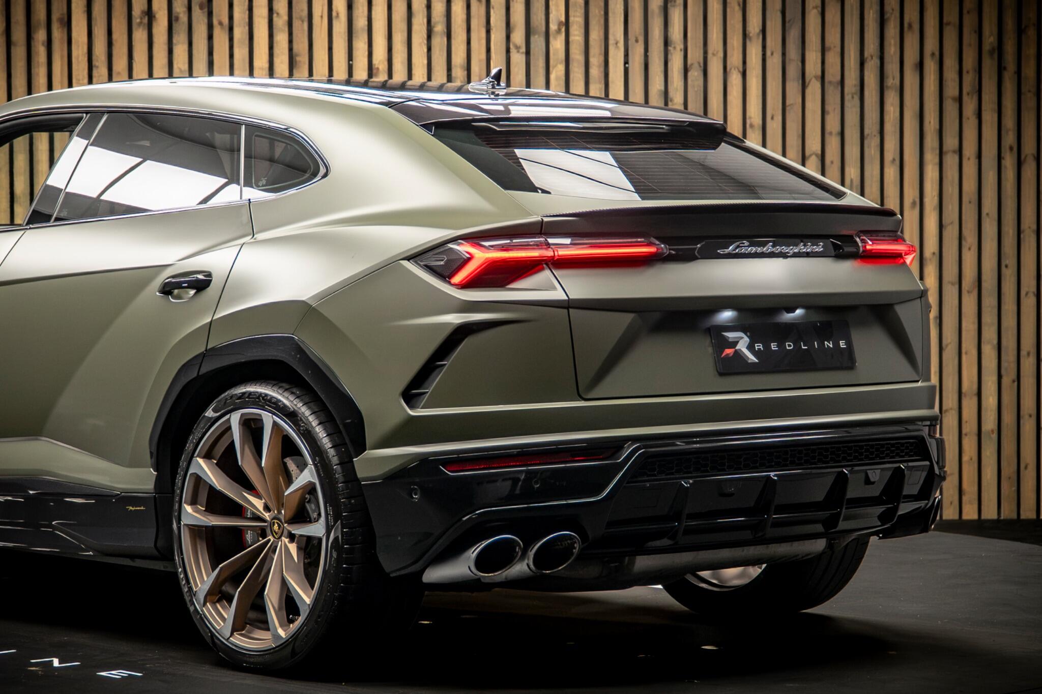 Lamborghini Urus view 21