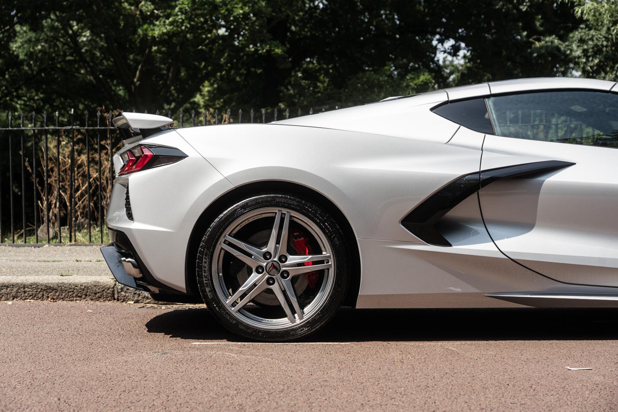 Chevrolet Corvette Stingray view 6