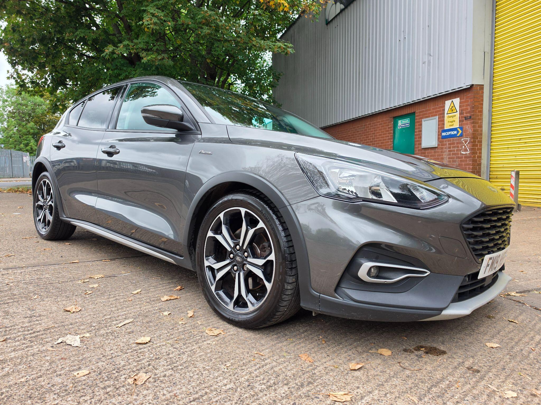 Ford Focus view 11