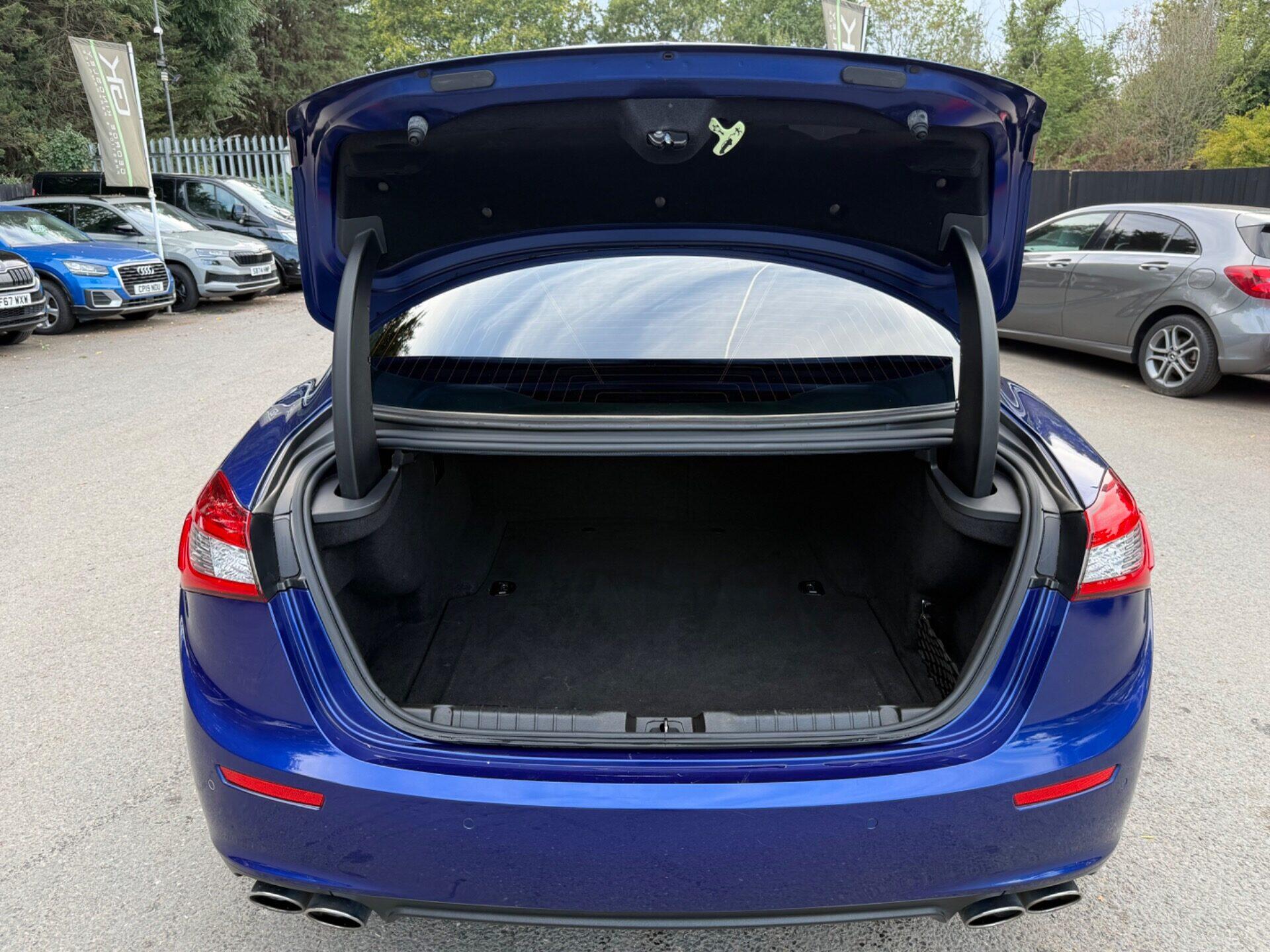 Maserati Ghibli view 22