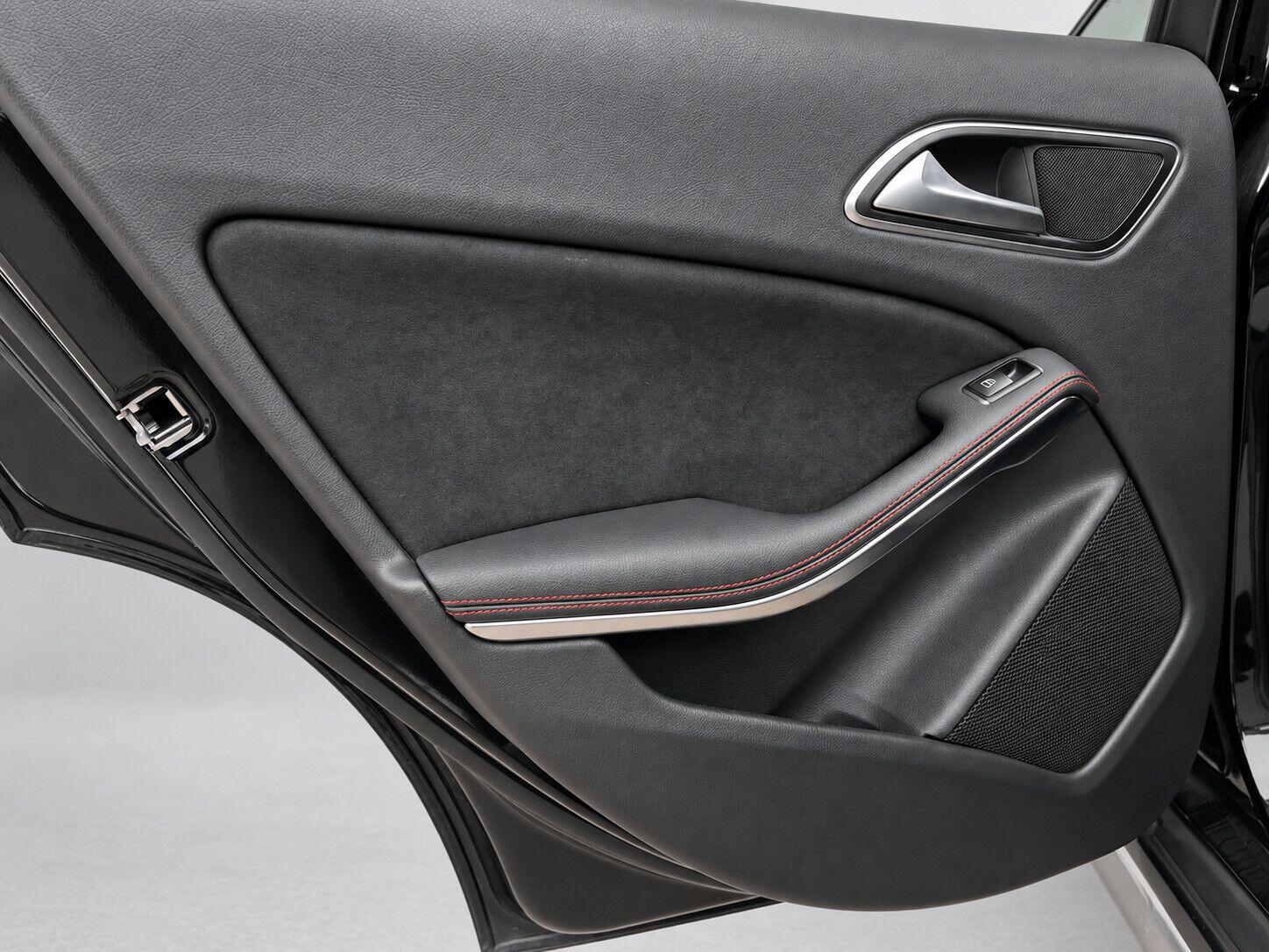 Mercedes-Benz Gla view 32