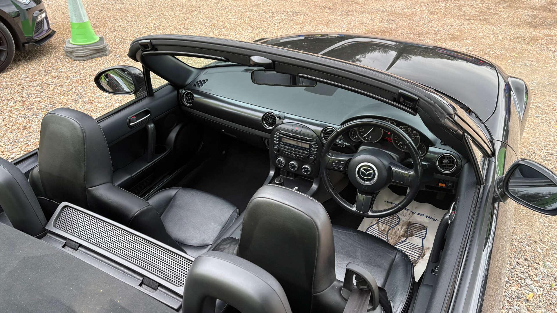 Mazda MX-5 view 11