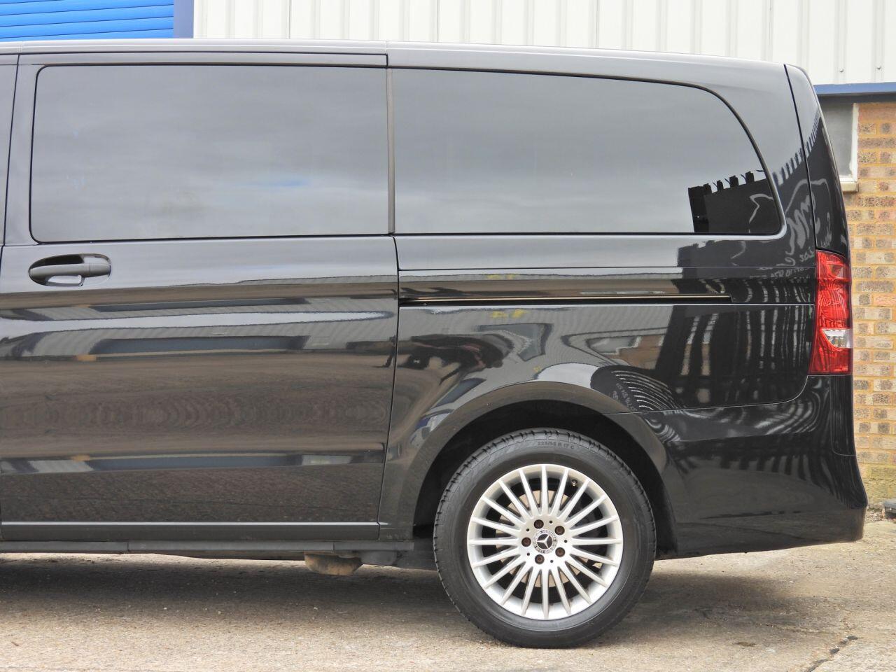 Mercedes-Benz Vito view 9