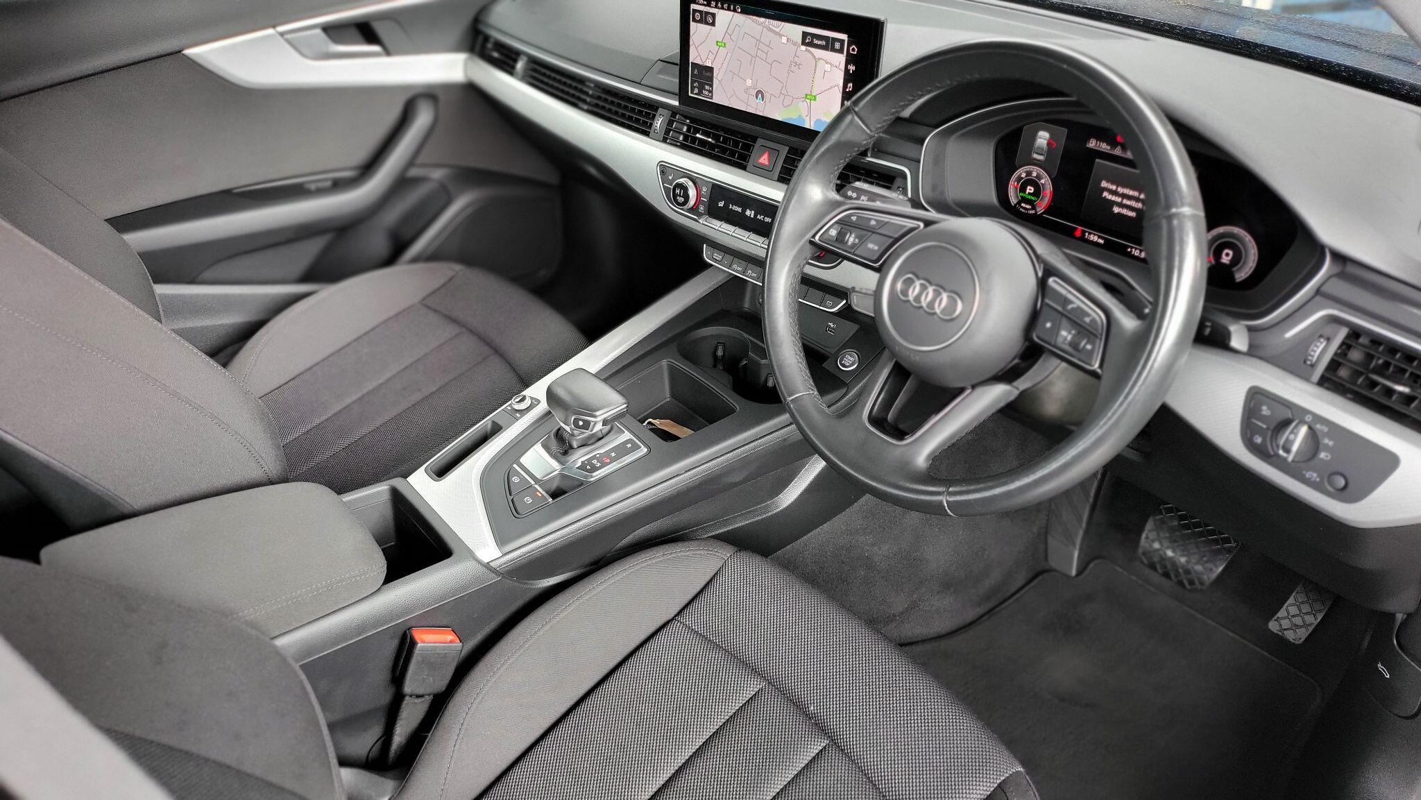 Audi A4 view 35