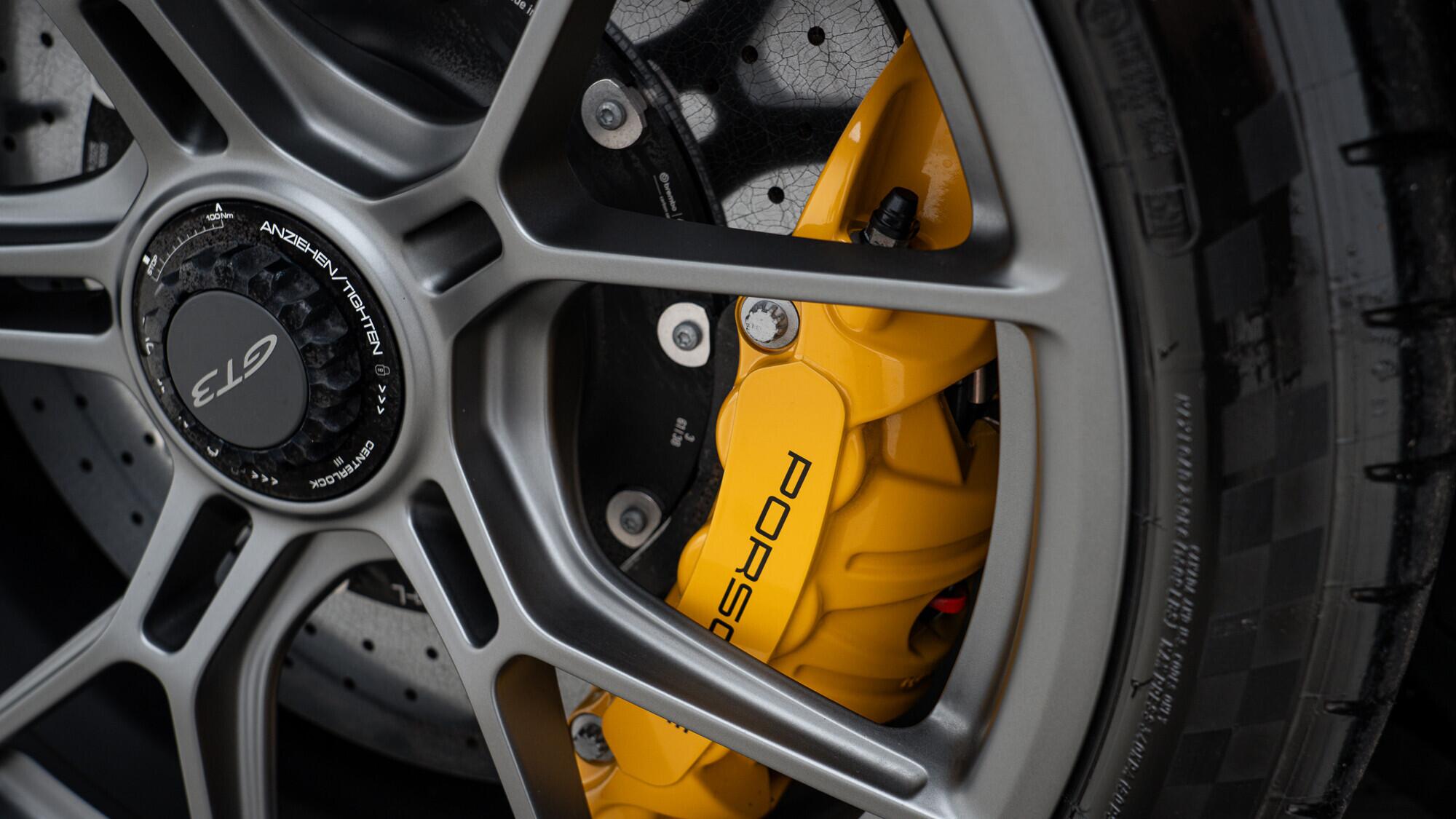 Porsche 911 view 61