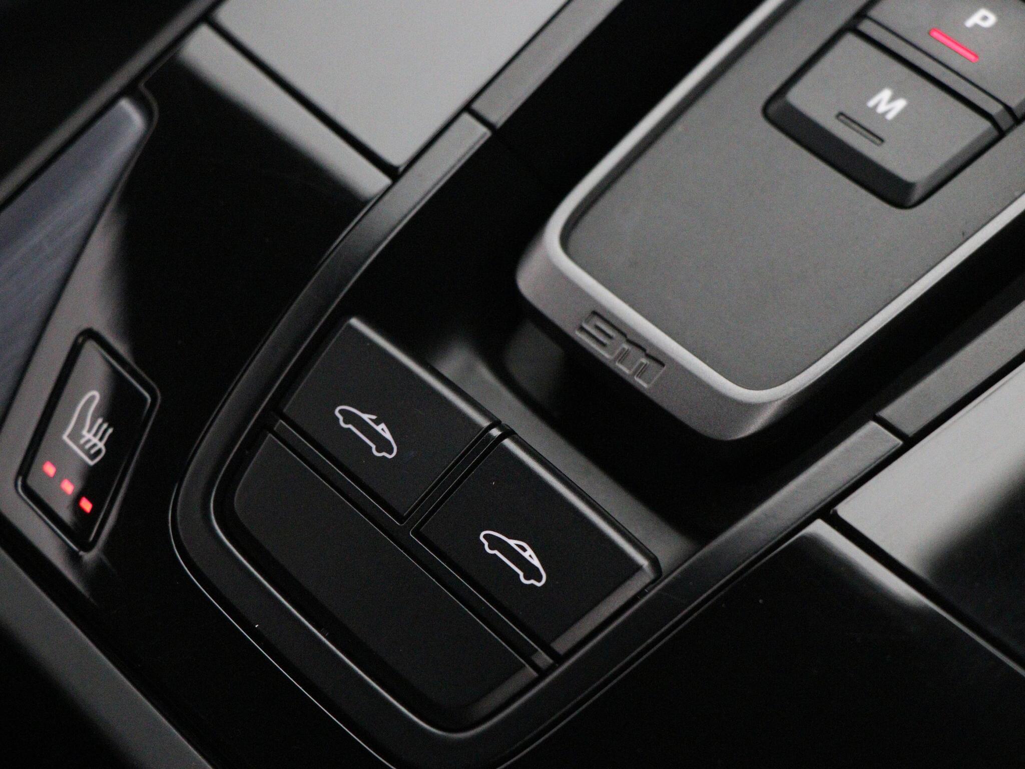 Porsche 911 view 45