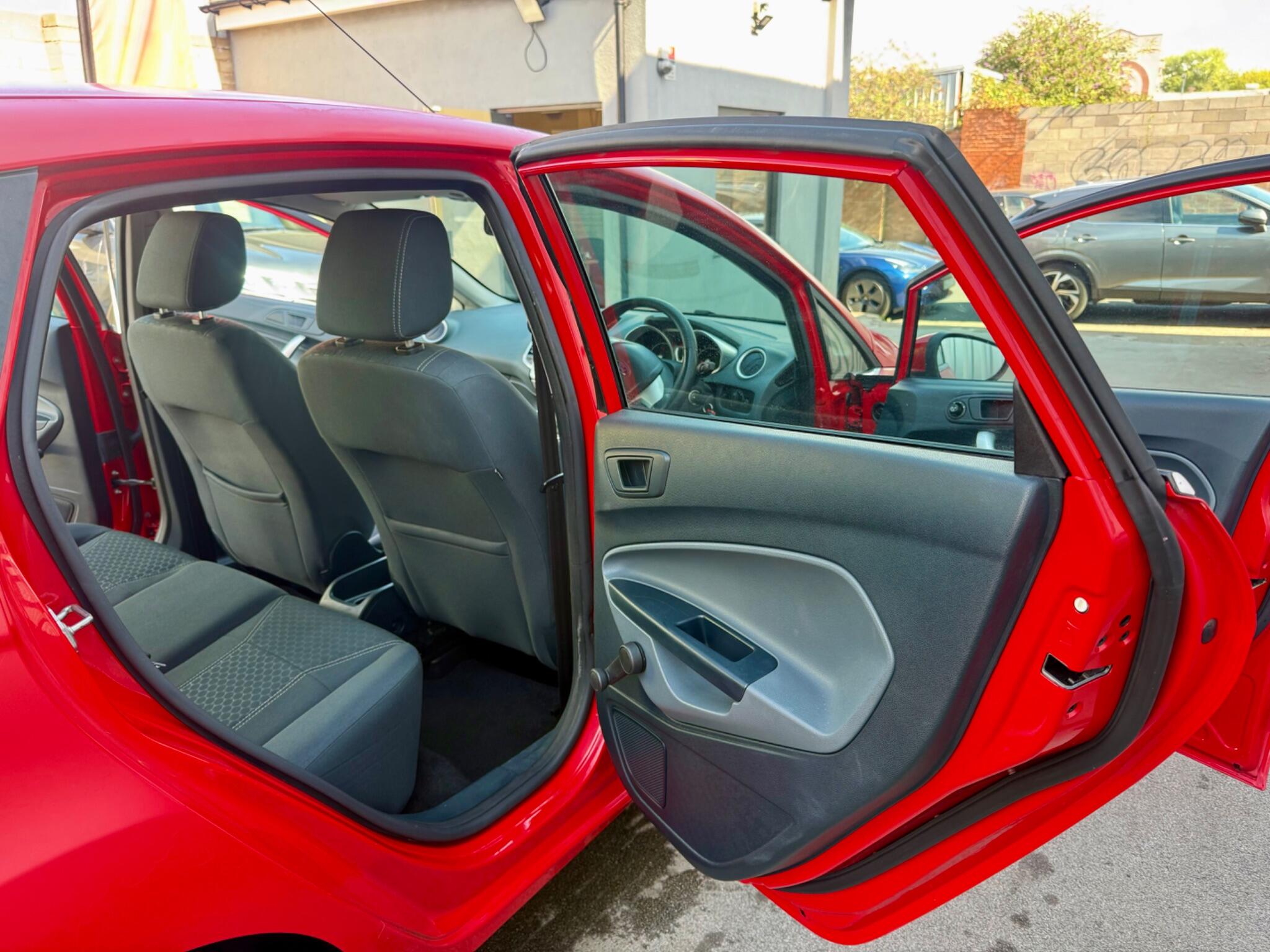 Ford Fiesta view 16