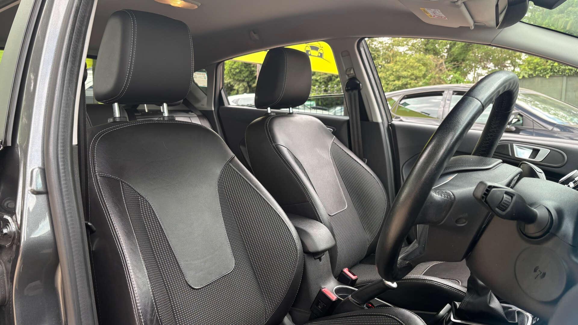 Ford Fiesta view 8