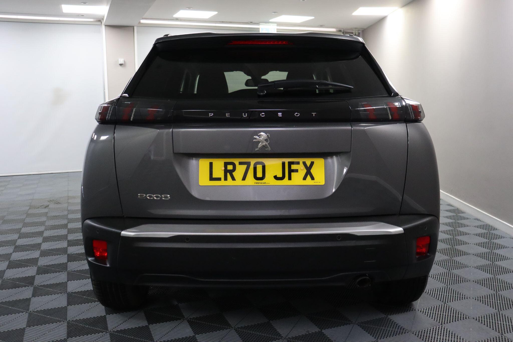 Peugeot 2008 view 19