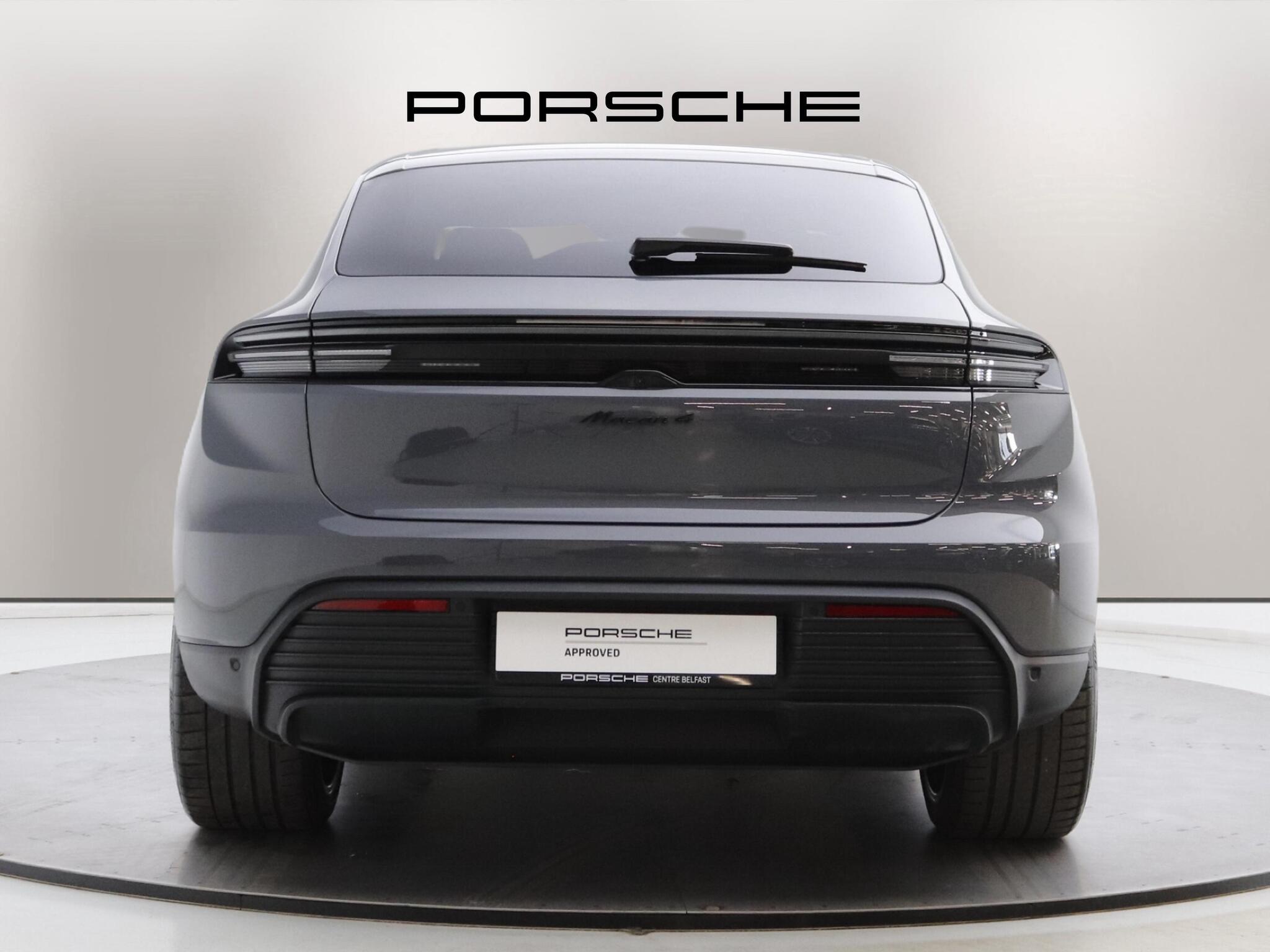 Porsche Macan view 5