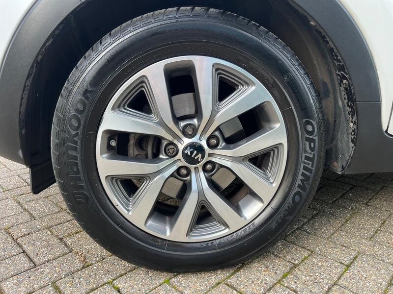 2015 Kia Sportage 1.7 CRDi EcoDynamics 2 2WD Euro 5 (s/s) 5dr • 20,853 miles image 48