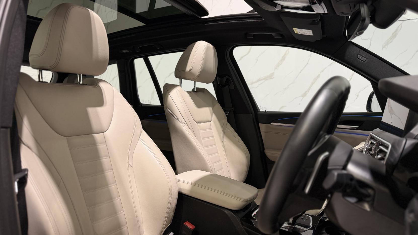BMW X3 view 3
