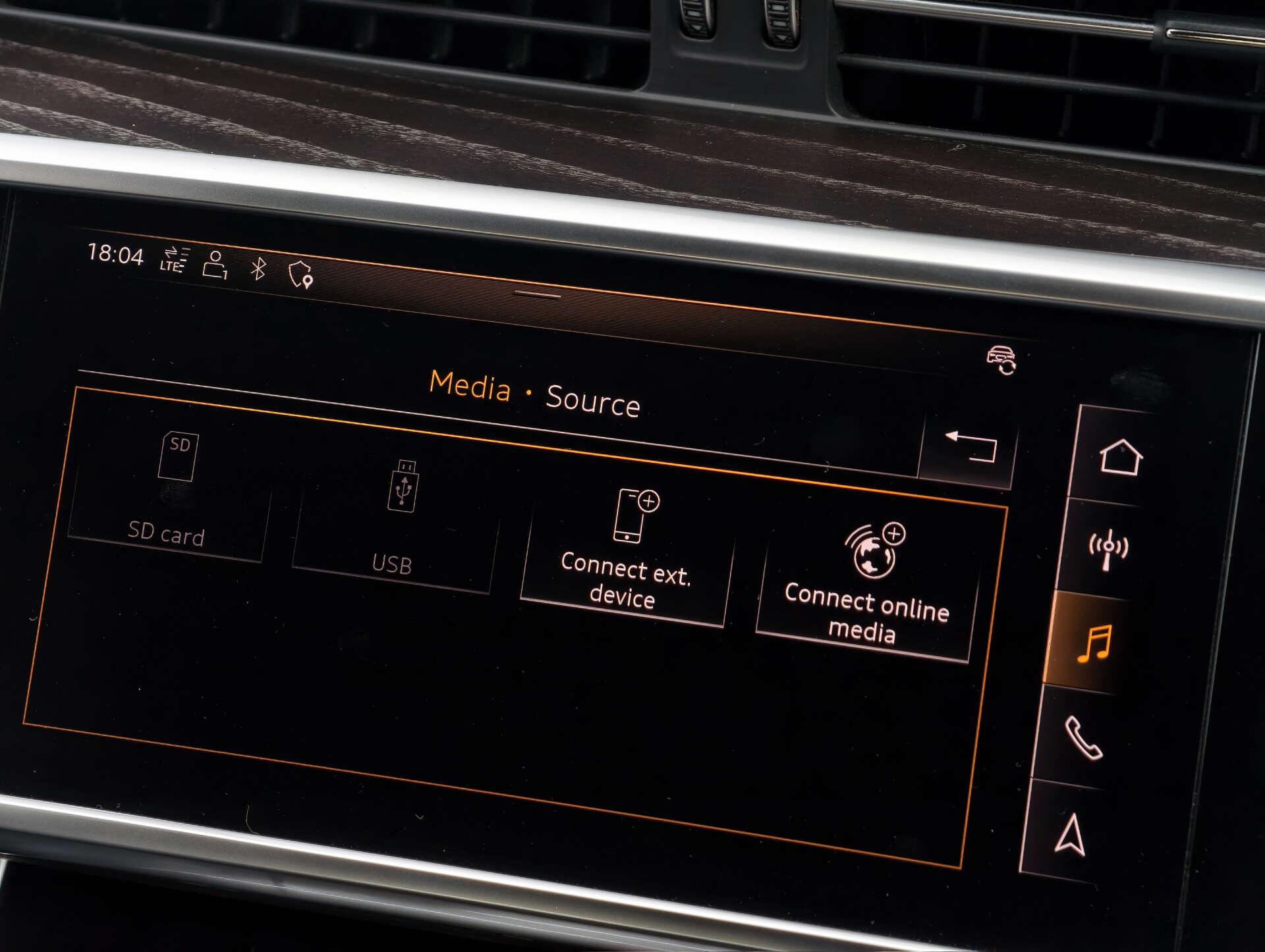 Audi S6 Avant view 45