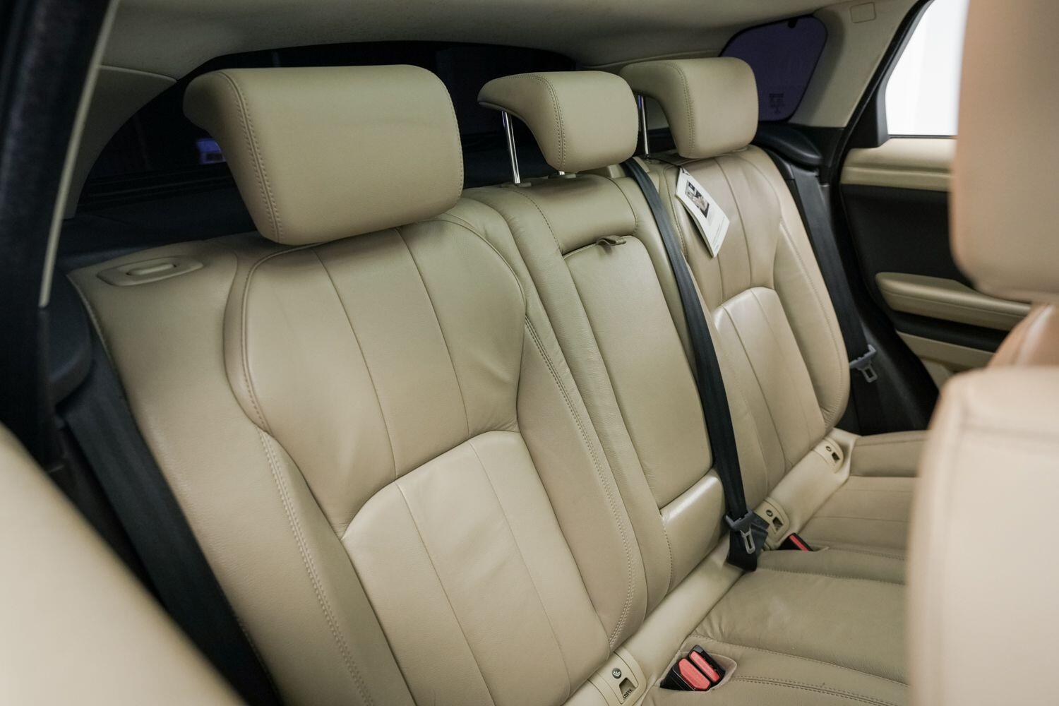 Land Rover Range Rover Evoque view 8