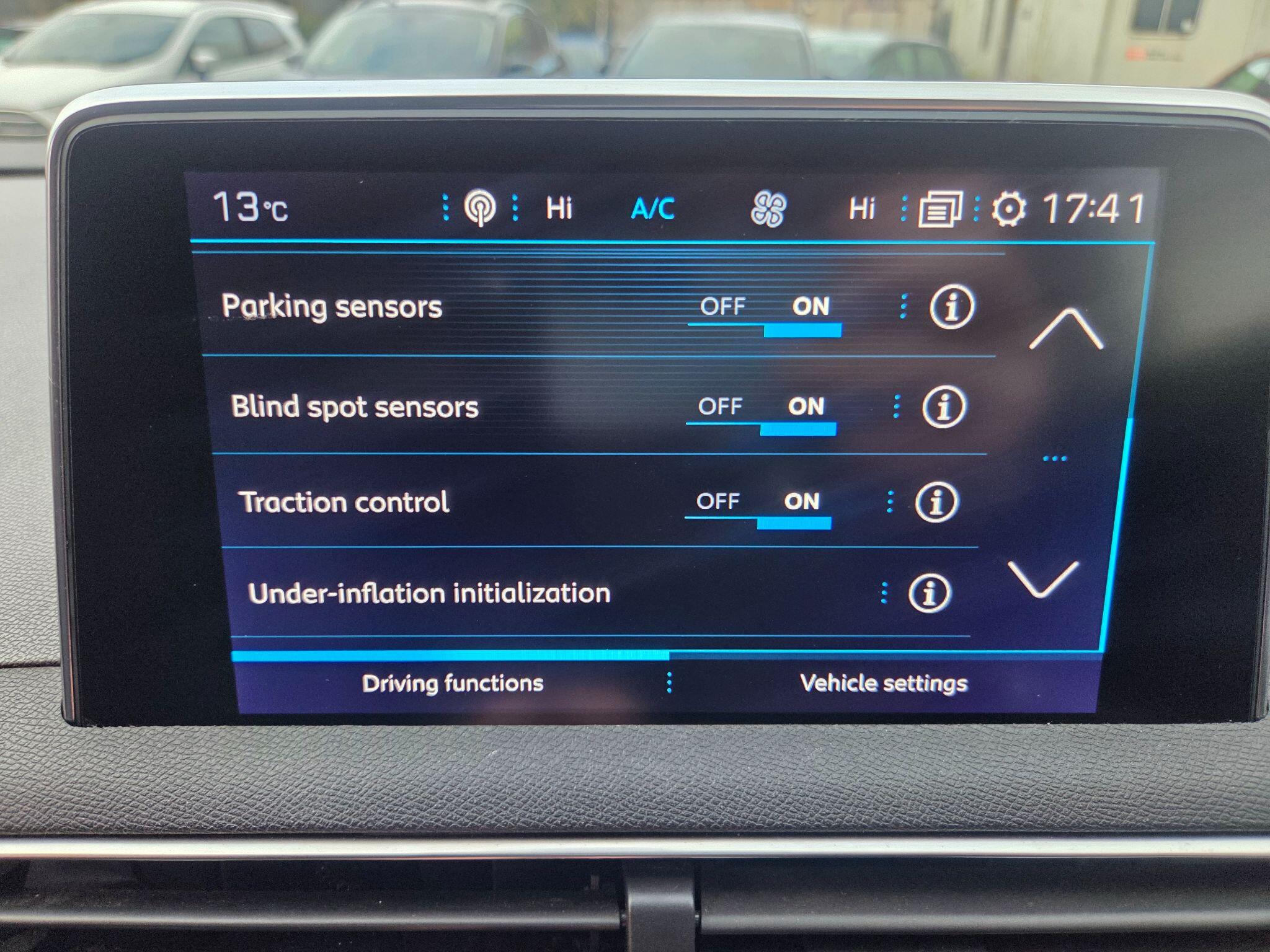 Peugeot 5008 view 18