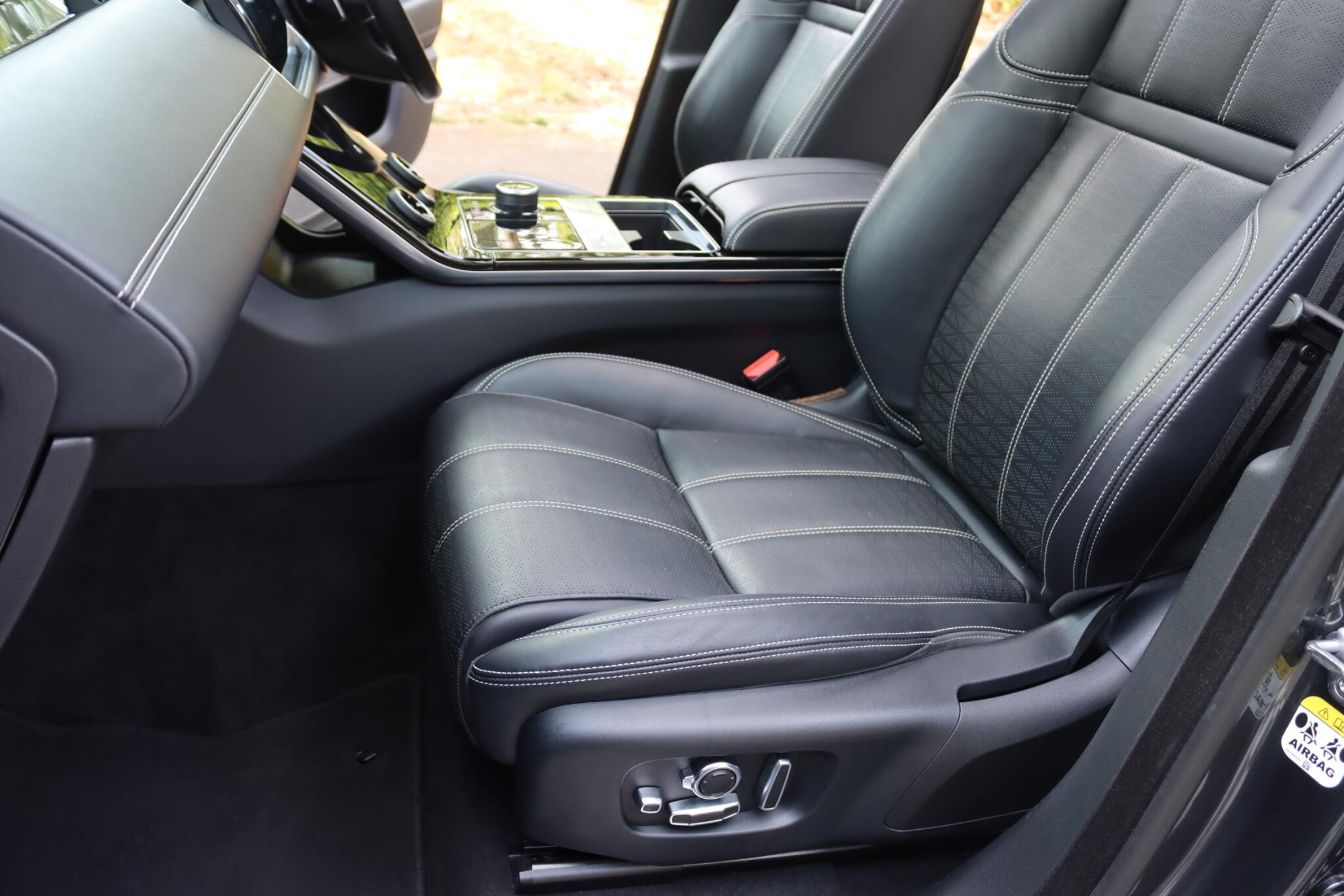 Land Rover Range Rover Velar view 10
