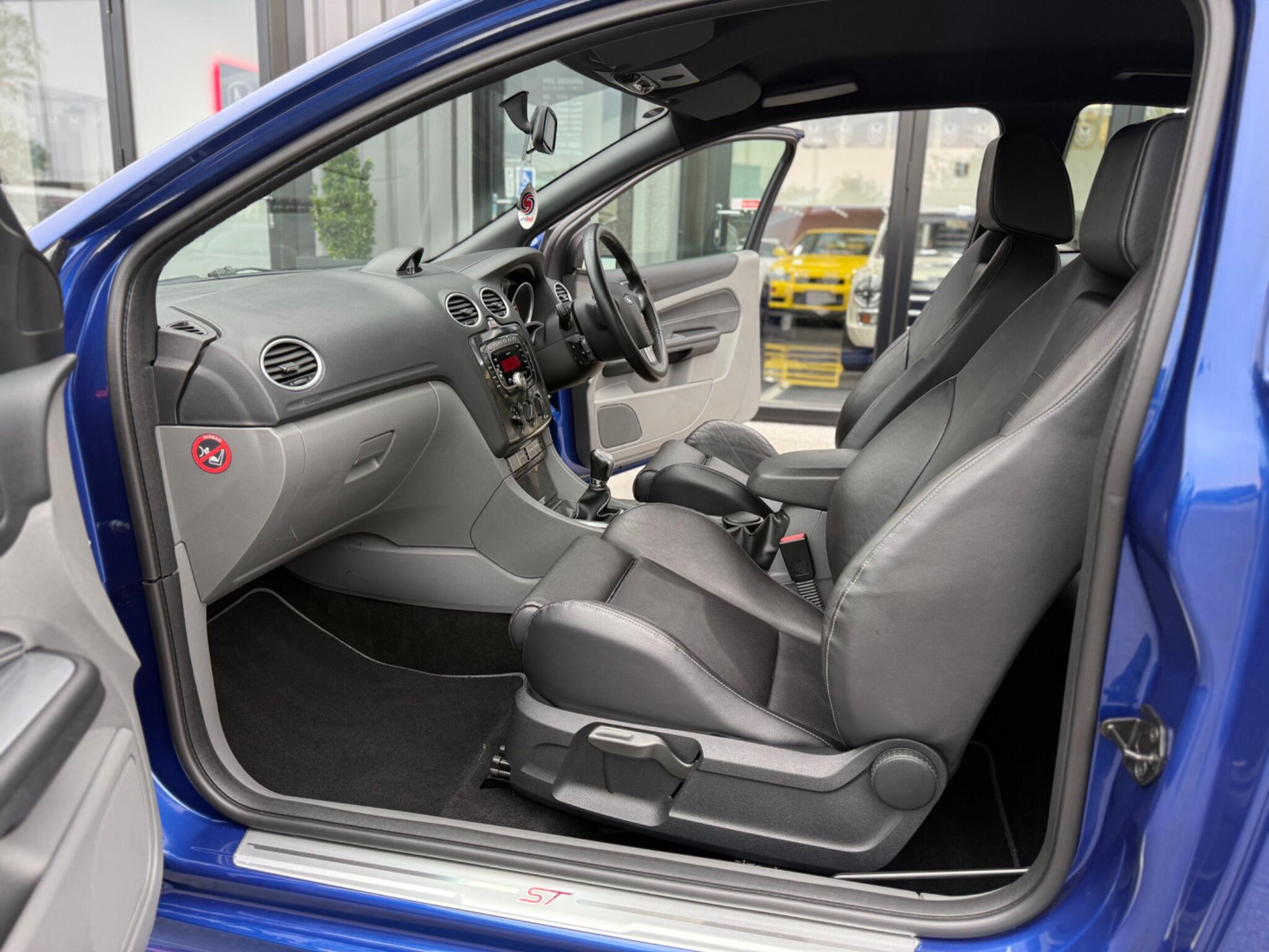 Ford Focus view 14
