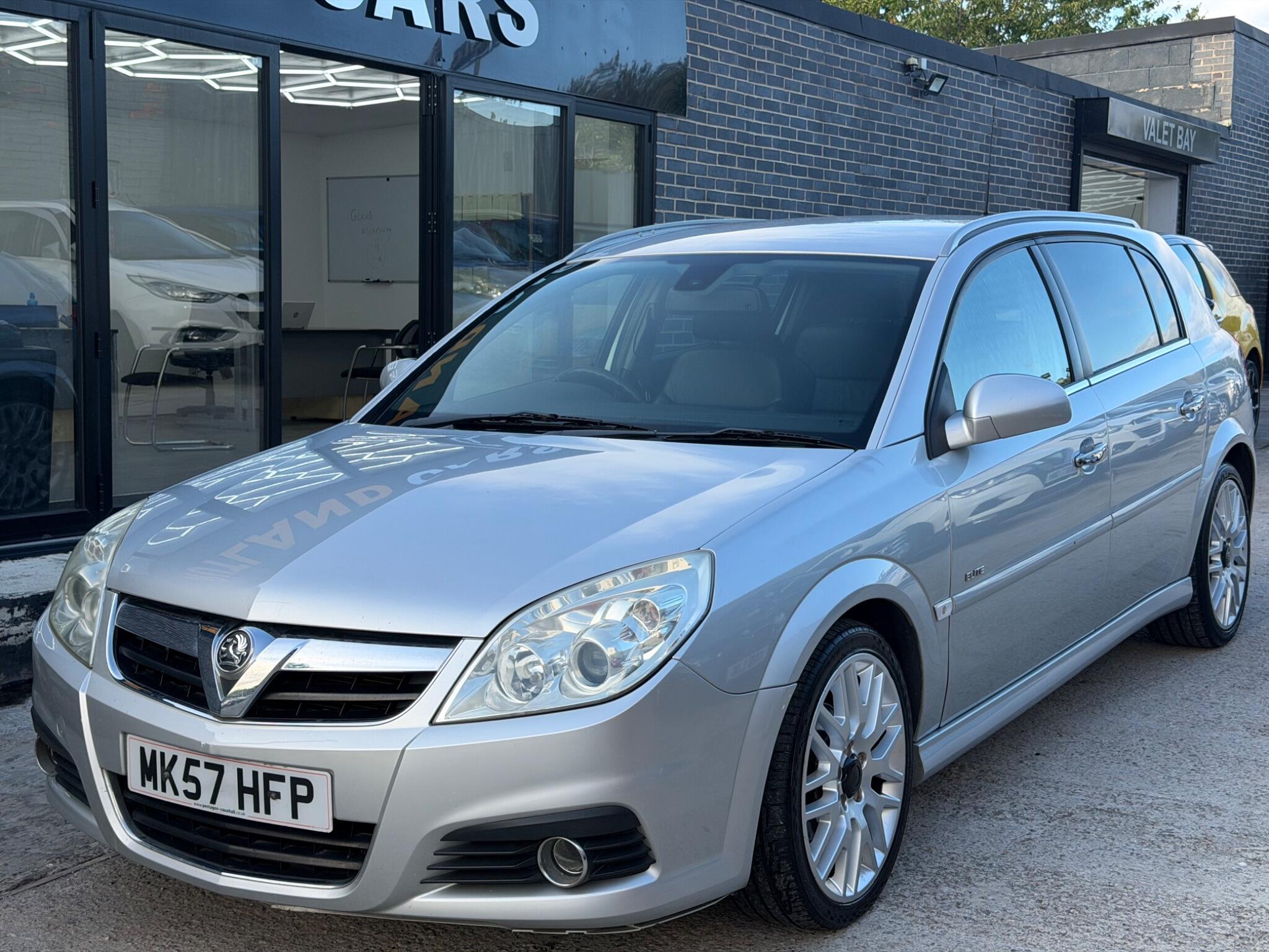 2007 Vauxhall Signum in Silver for sale