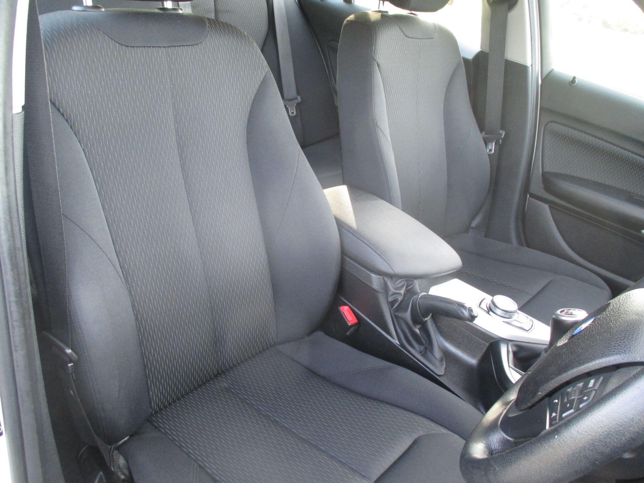 BMW 1 Series view 21