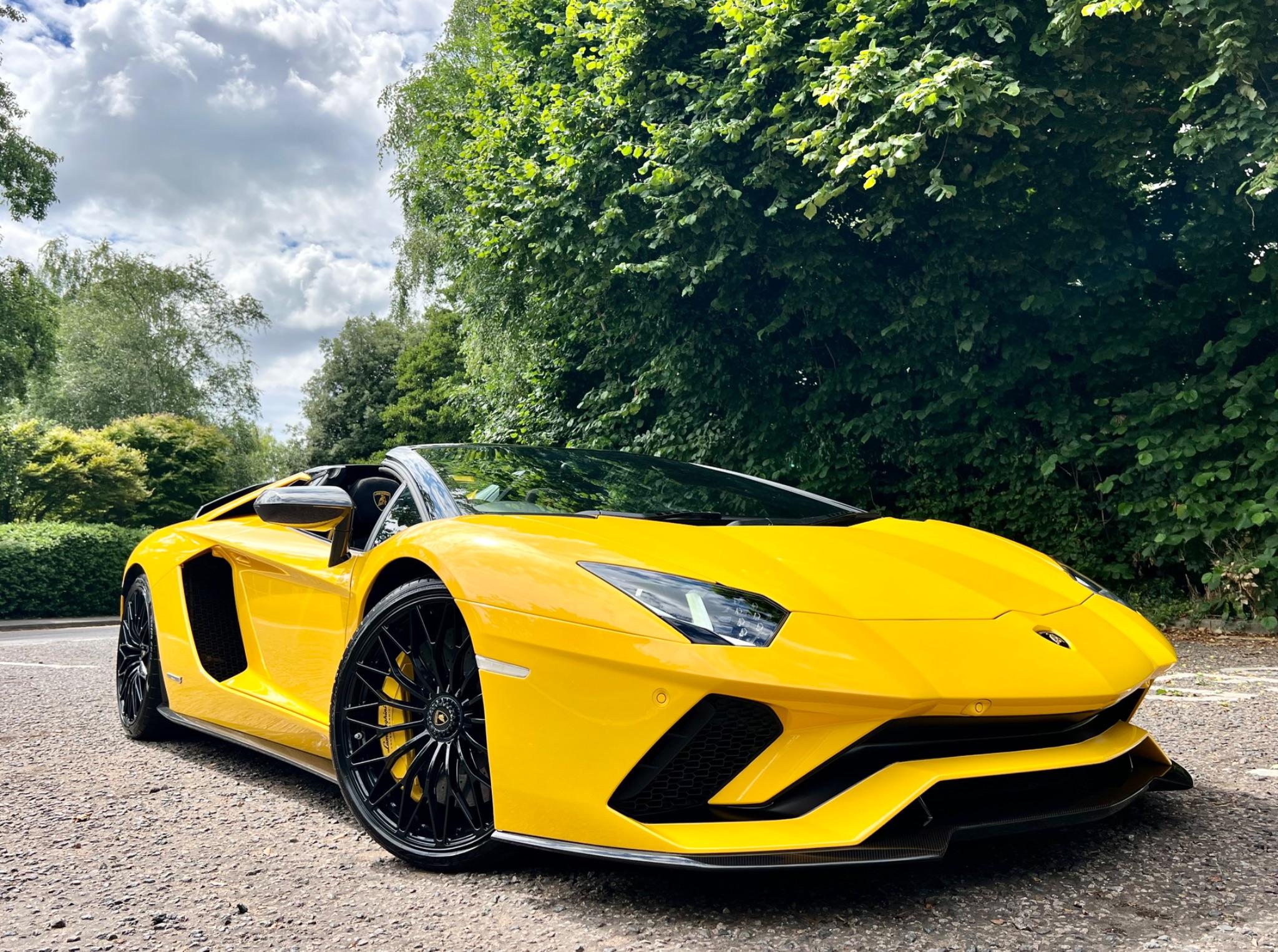 Lamborghini Aventador view 17
