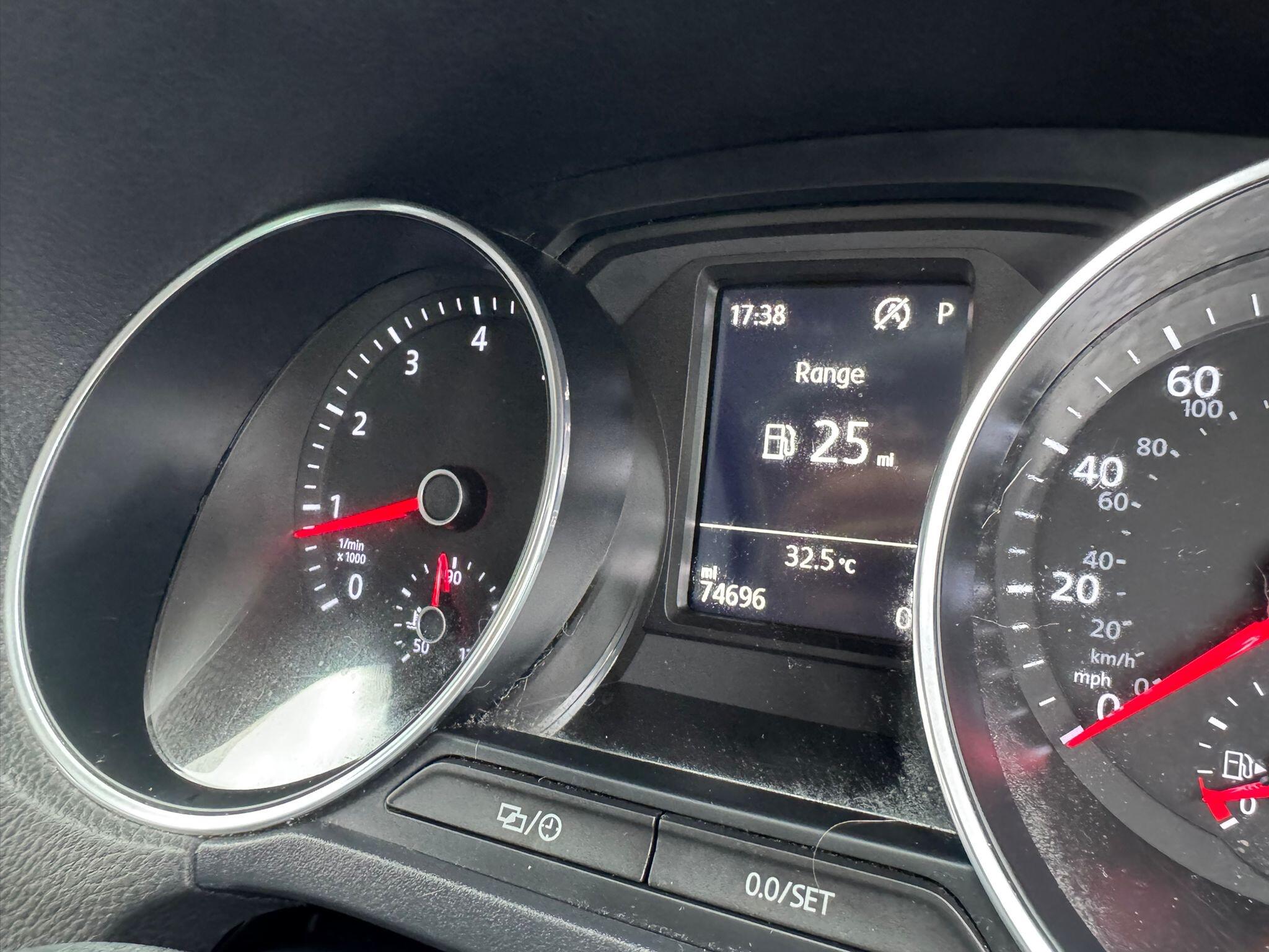 Volkswagen Polo view 63
