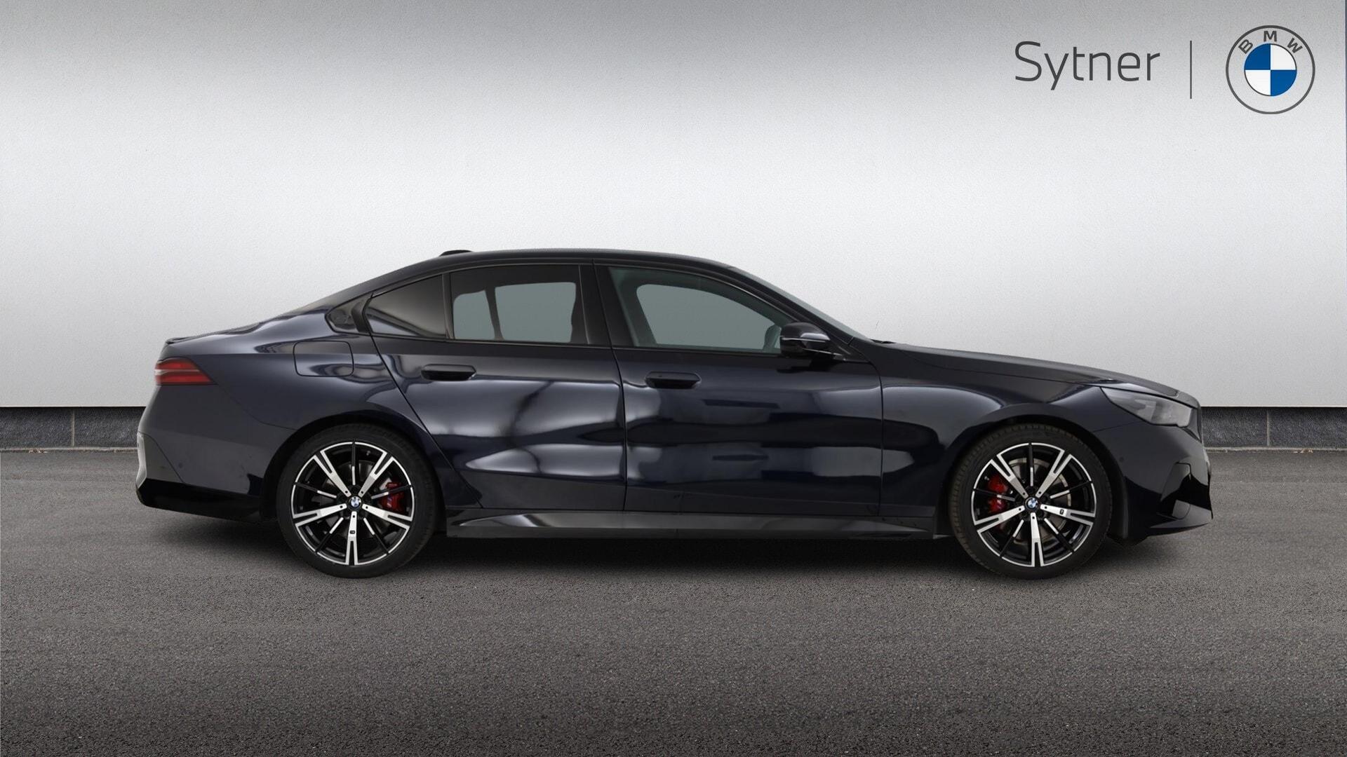 BMW 5 Series view 3