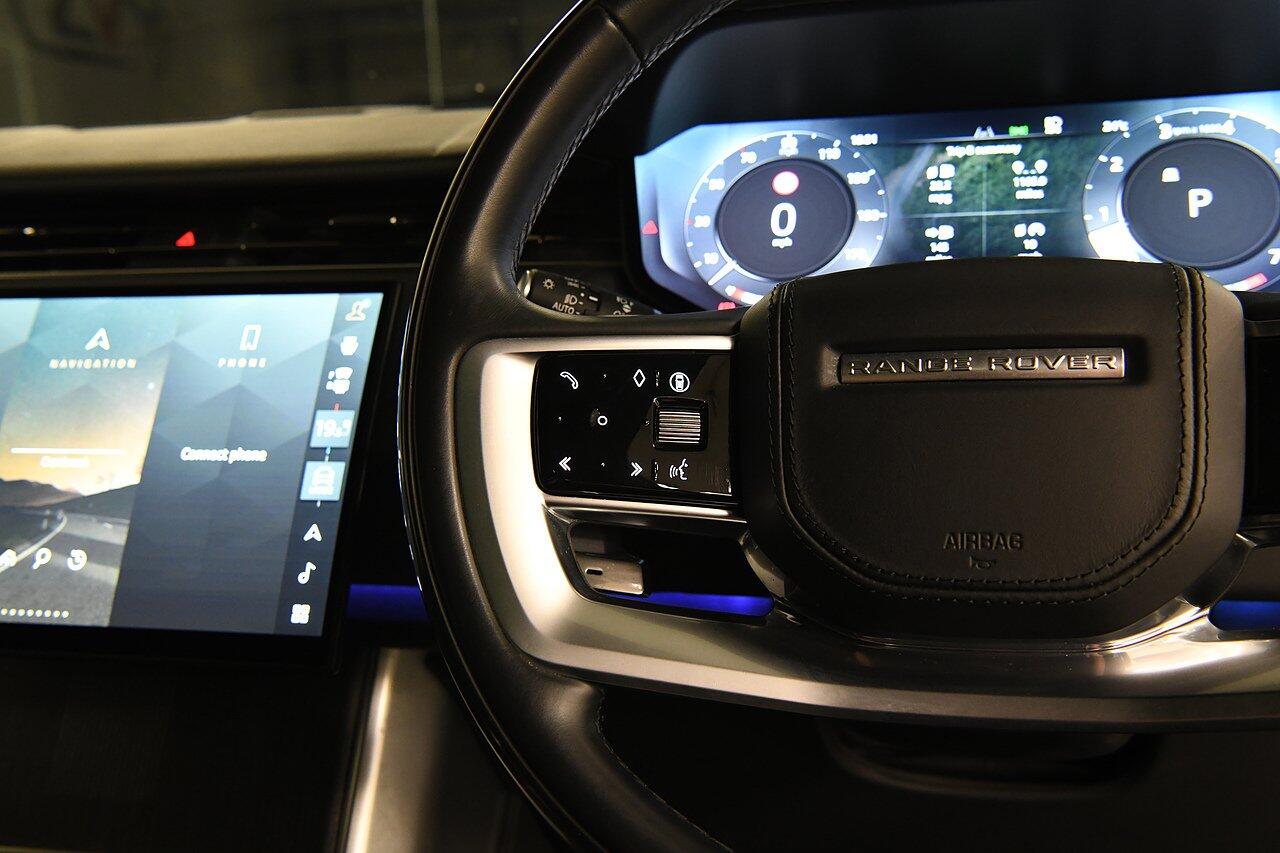Land Rover Range Rover view 18