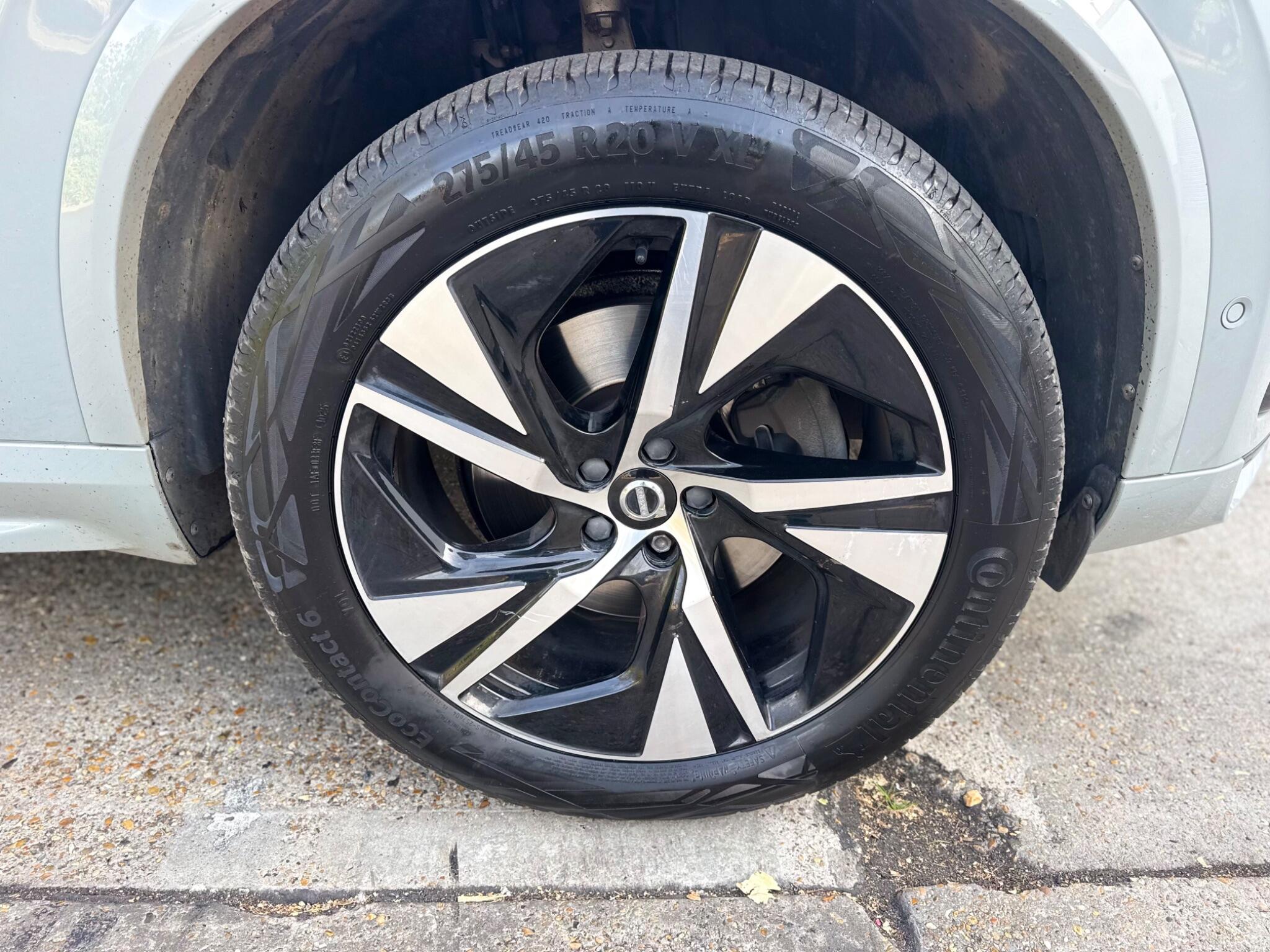 Volvo XC90 view 24