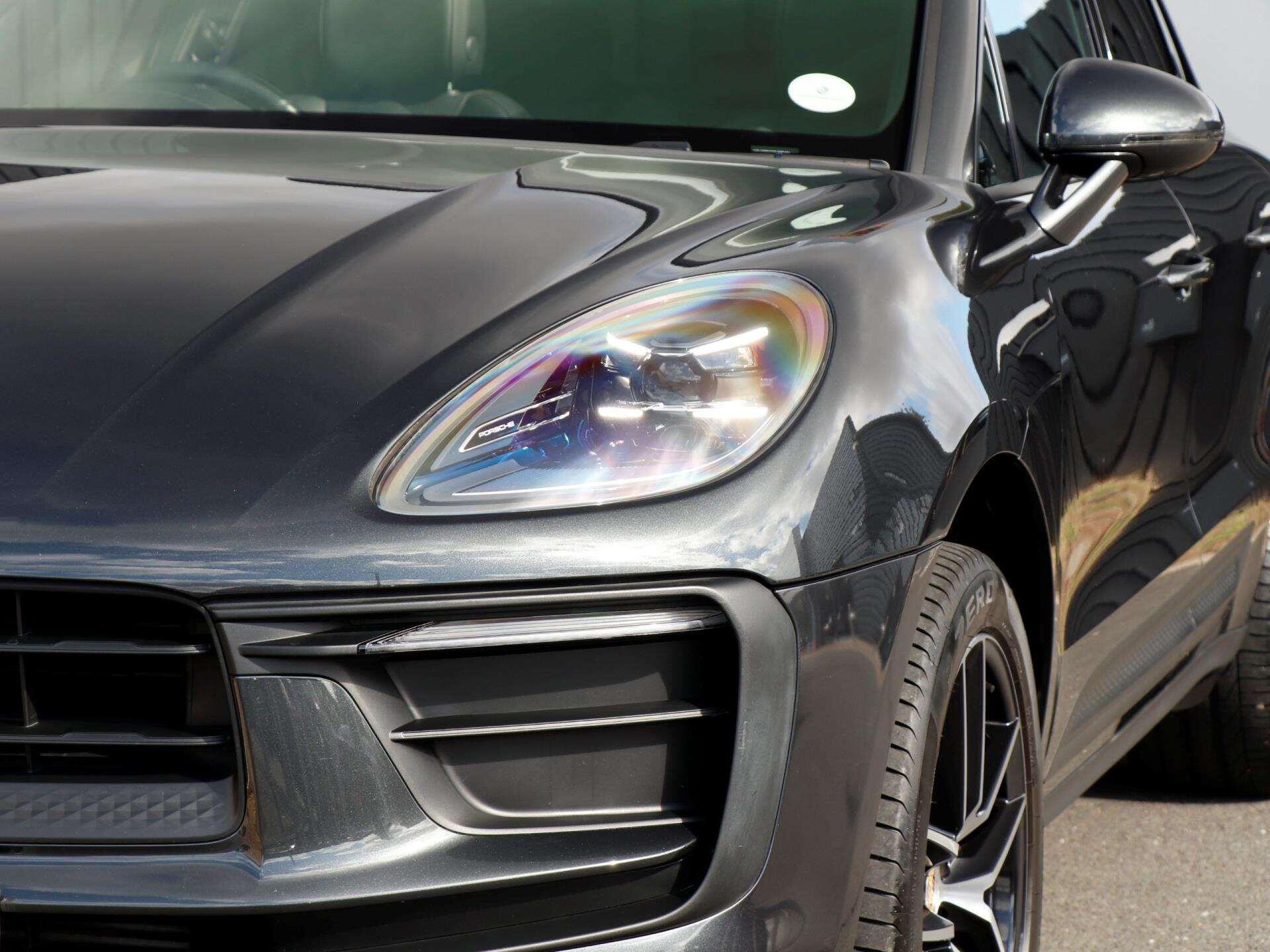 Porsche Macan view 34