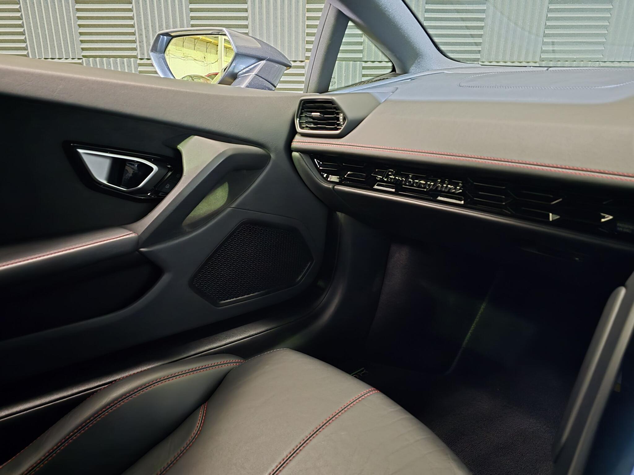Lamborghini Huracan view 24