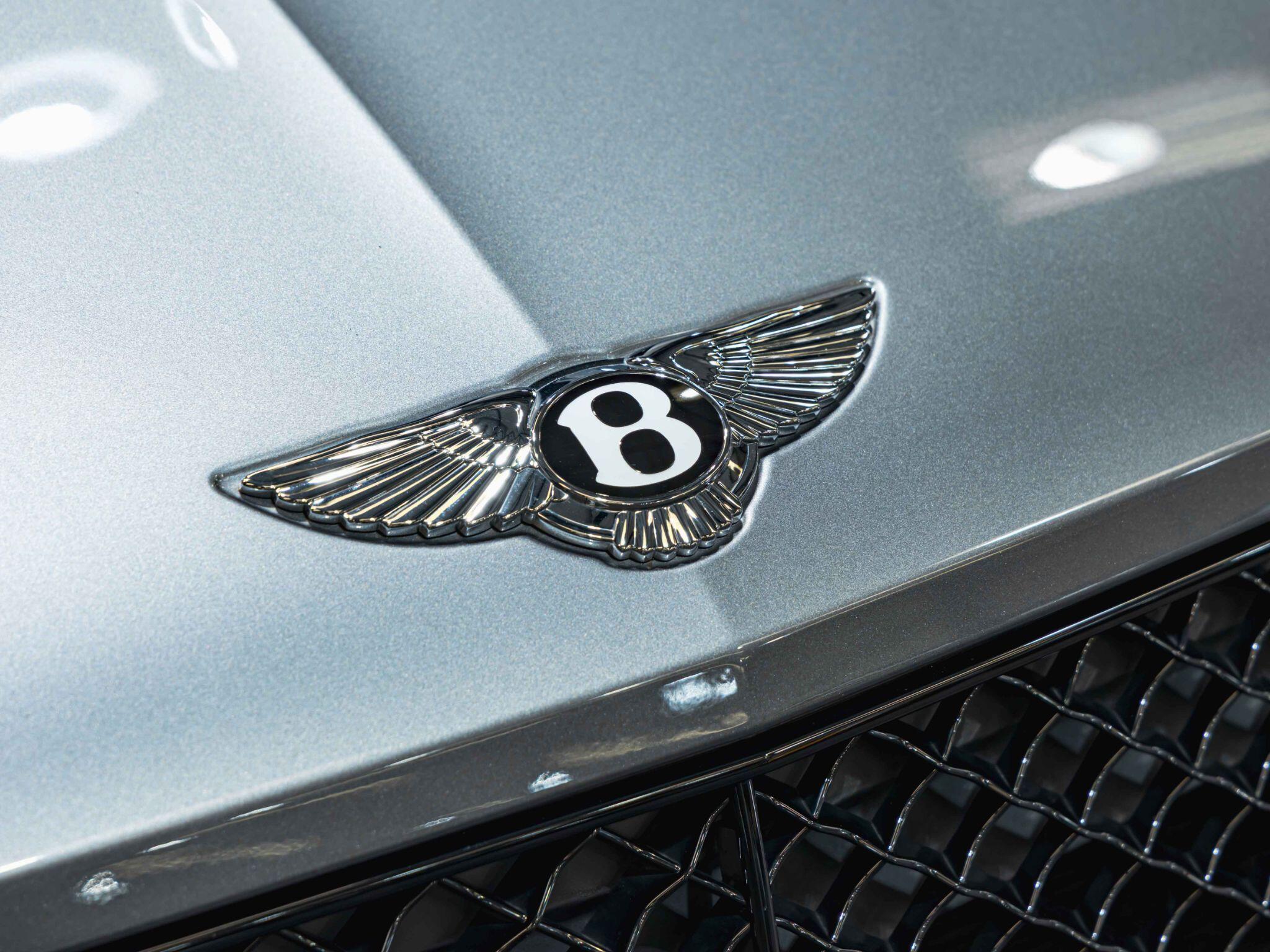 Bentley Bentayga view 14