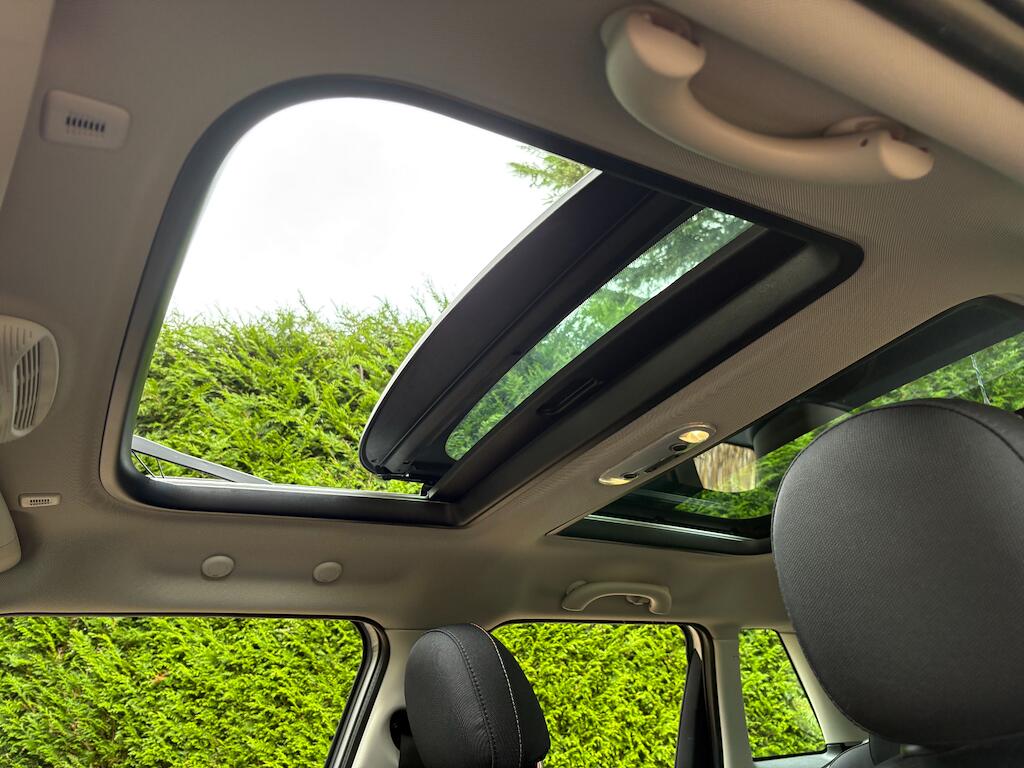 Mini Hatch view 30