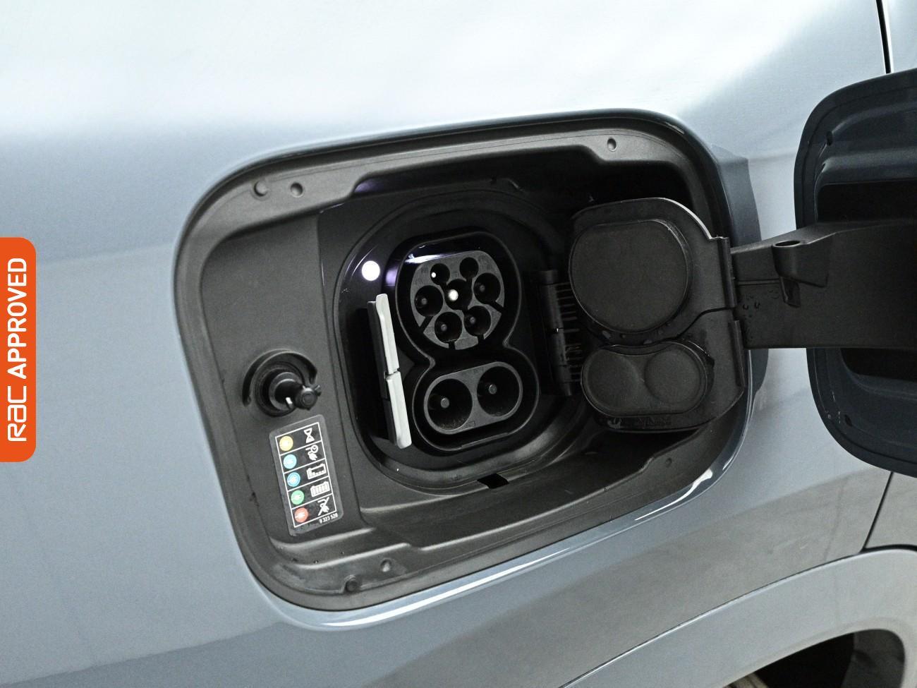 BMW Ix1 view 30