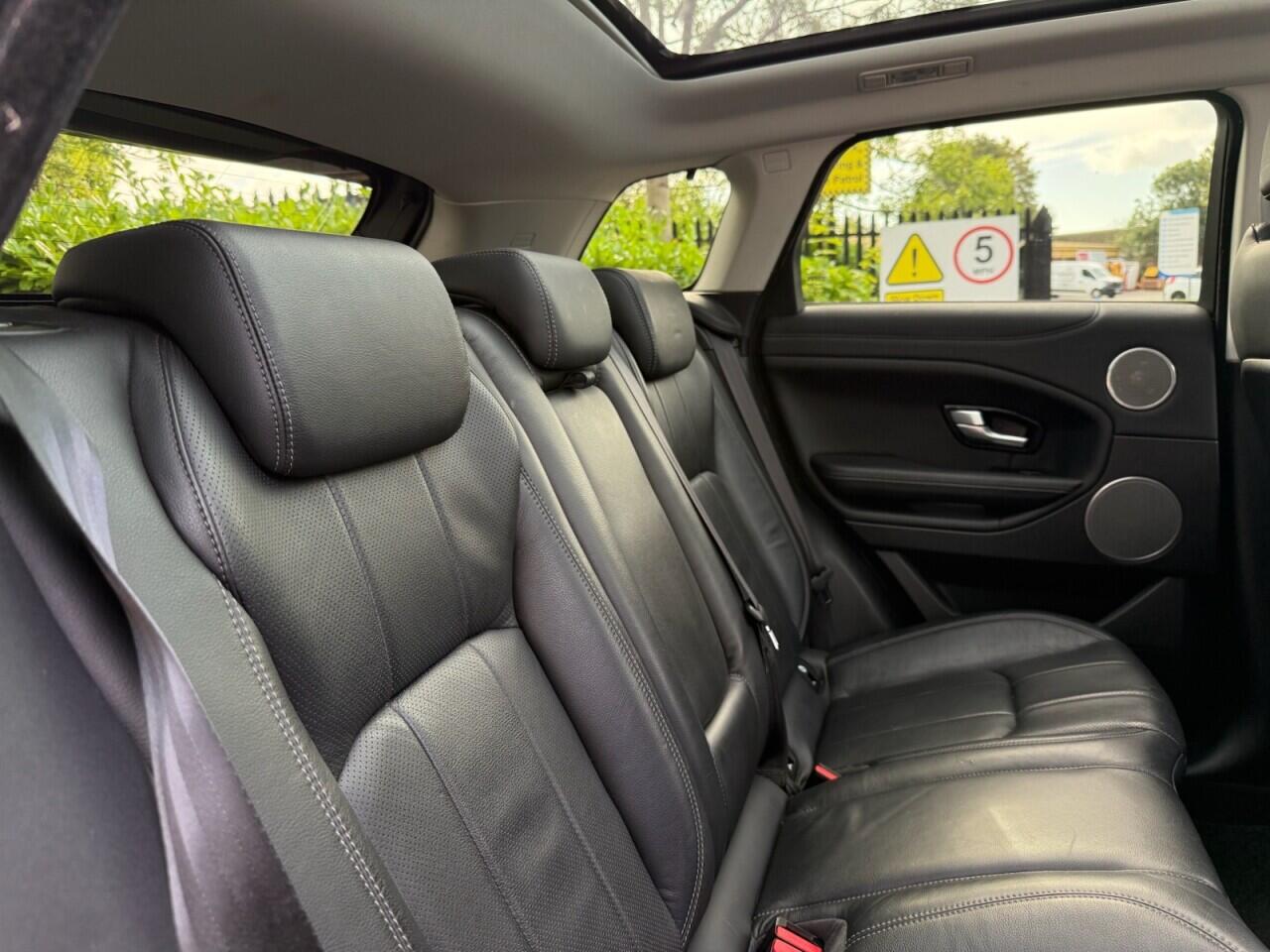 Land Rover Range Rover Evoque view 32