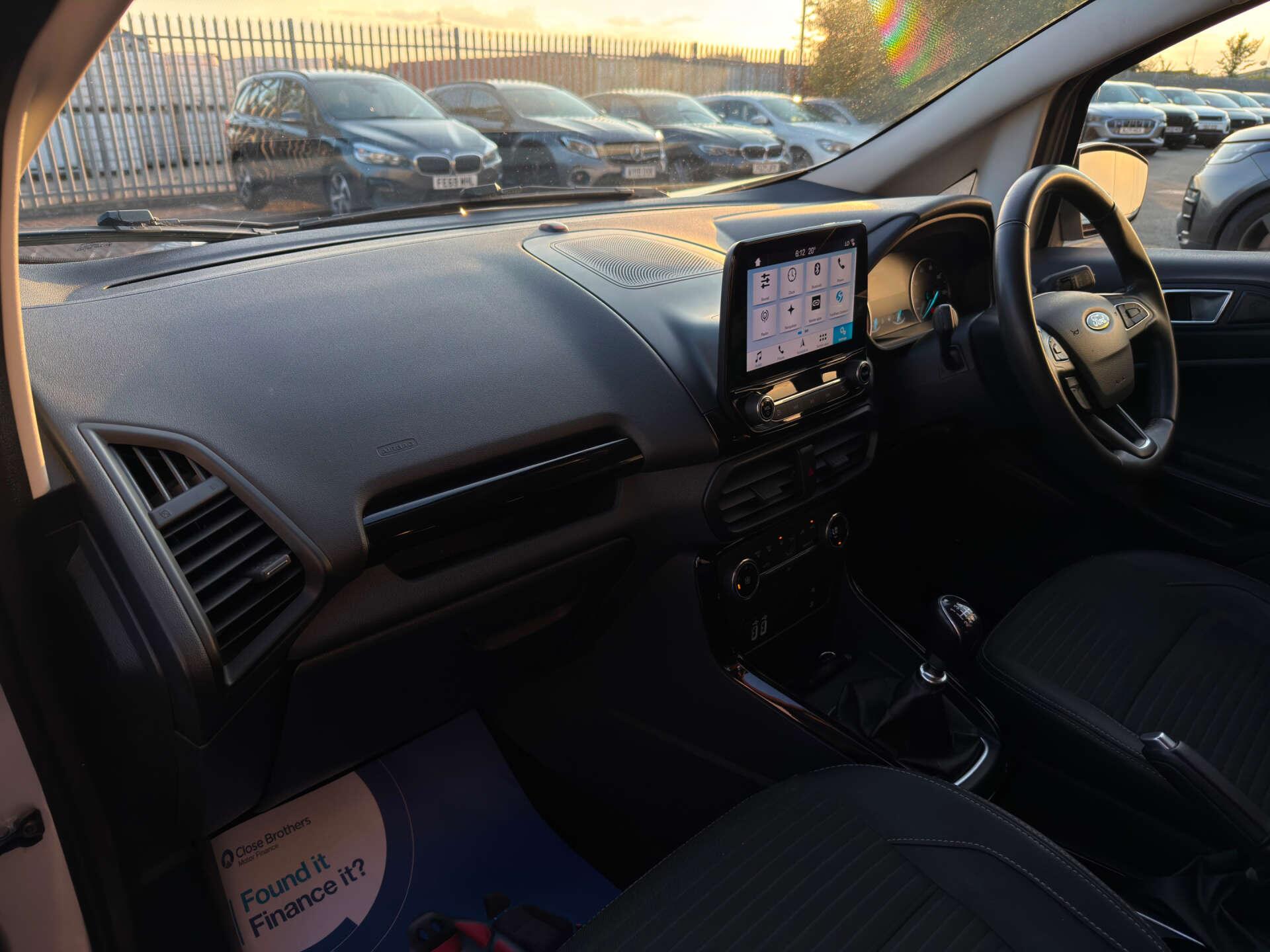 Ford Ecosport view 38