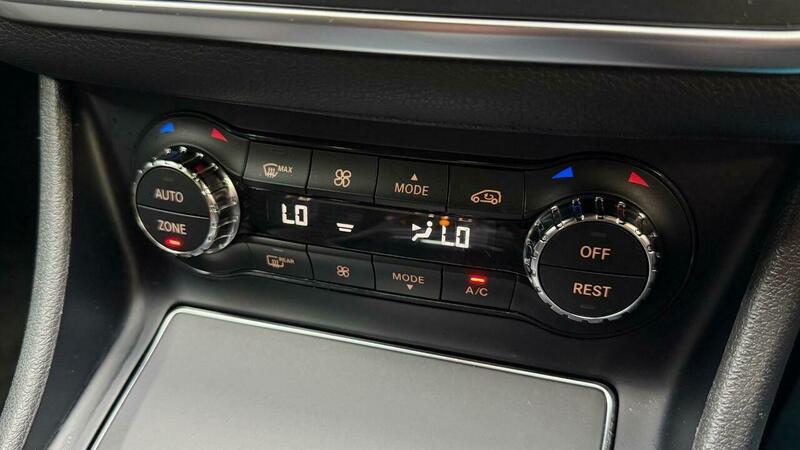 Mercedes-Benz GLA view 14
