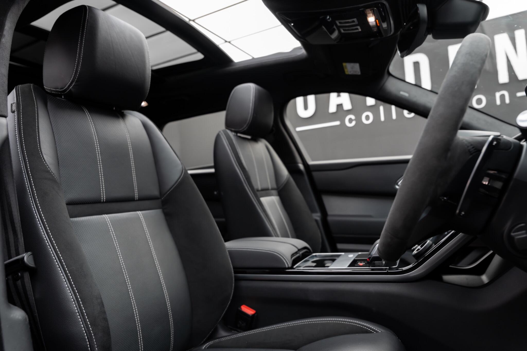 Land Rover Range Rover Velar view 7