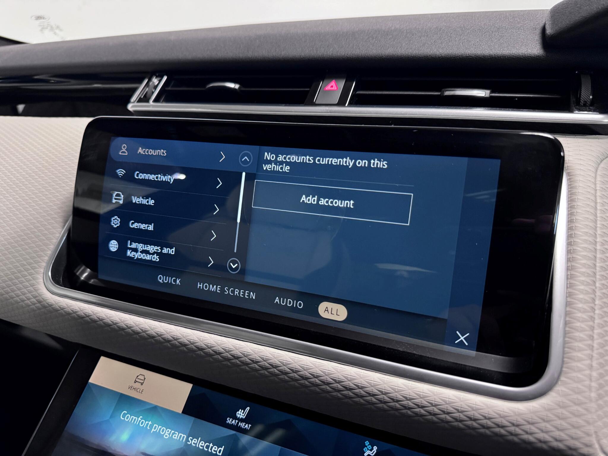 Land Rover Range Rover Velar view 52