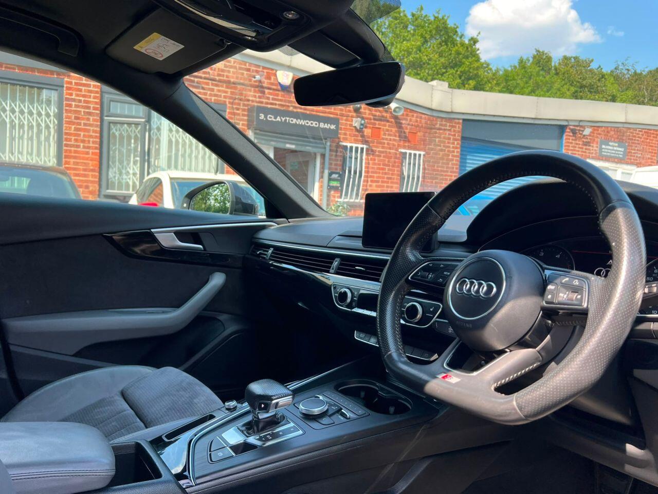 Audi A4 view 16