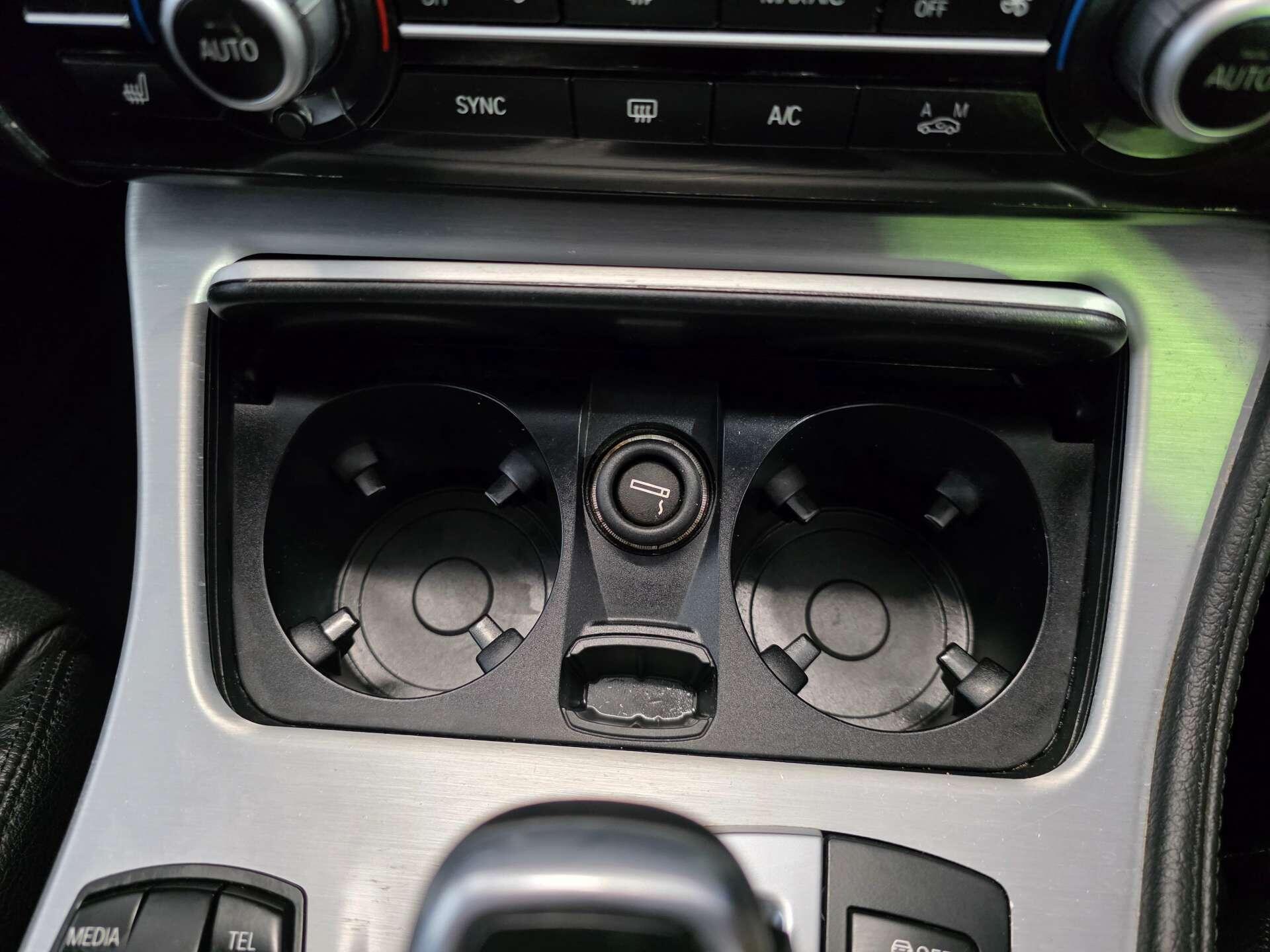 BMW 5 Series view 27