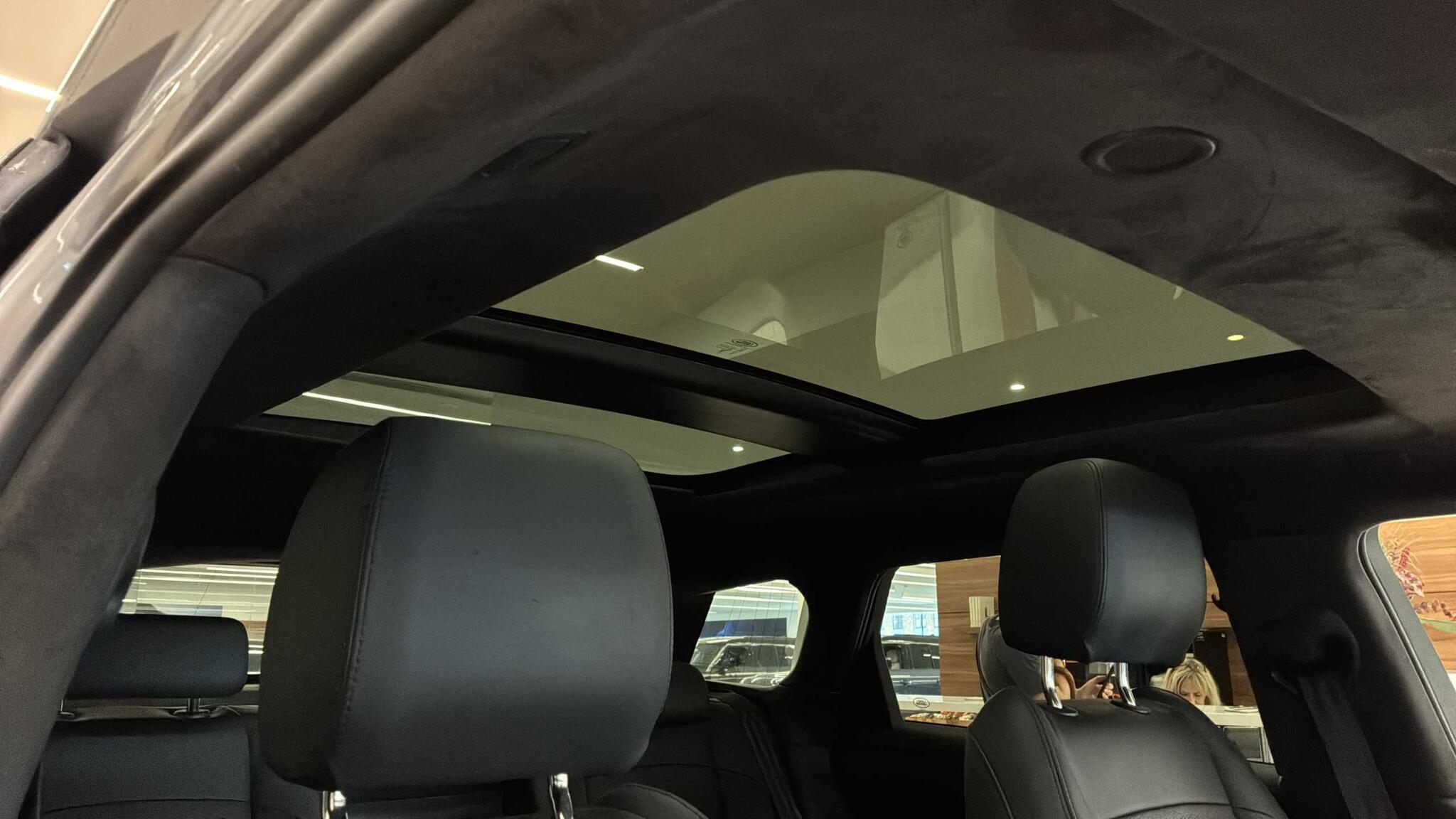 Land Rover Range Rover Evoque view 26