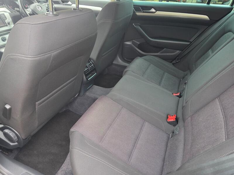 2015 Volkswagen Passat image 29