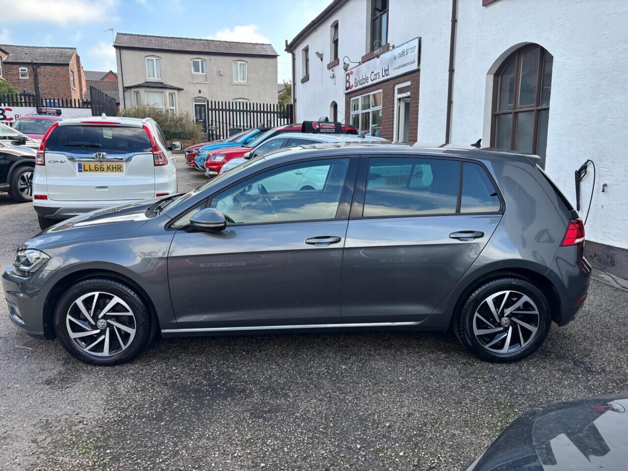 Volkswagen Golf view 7