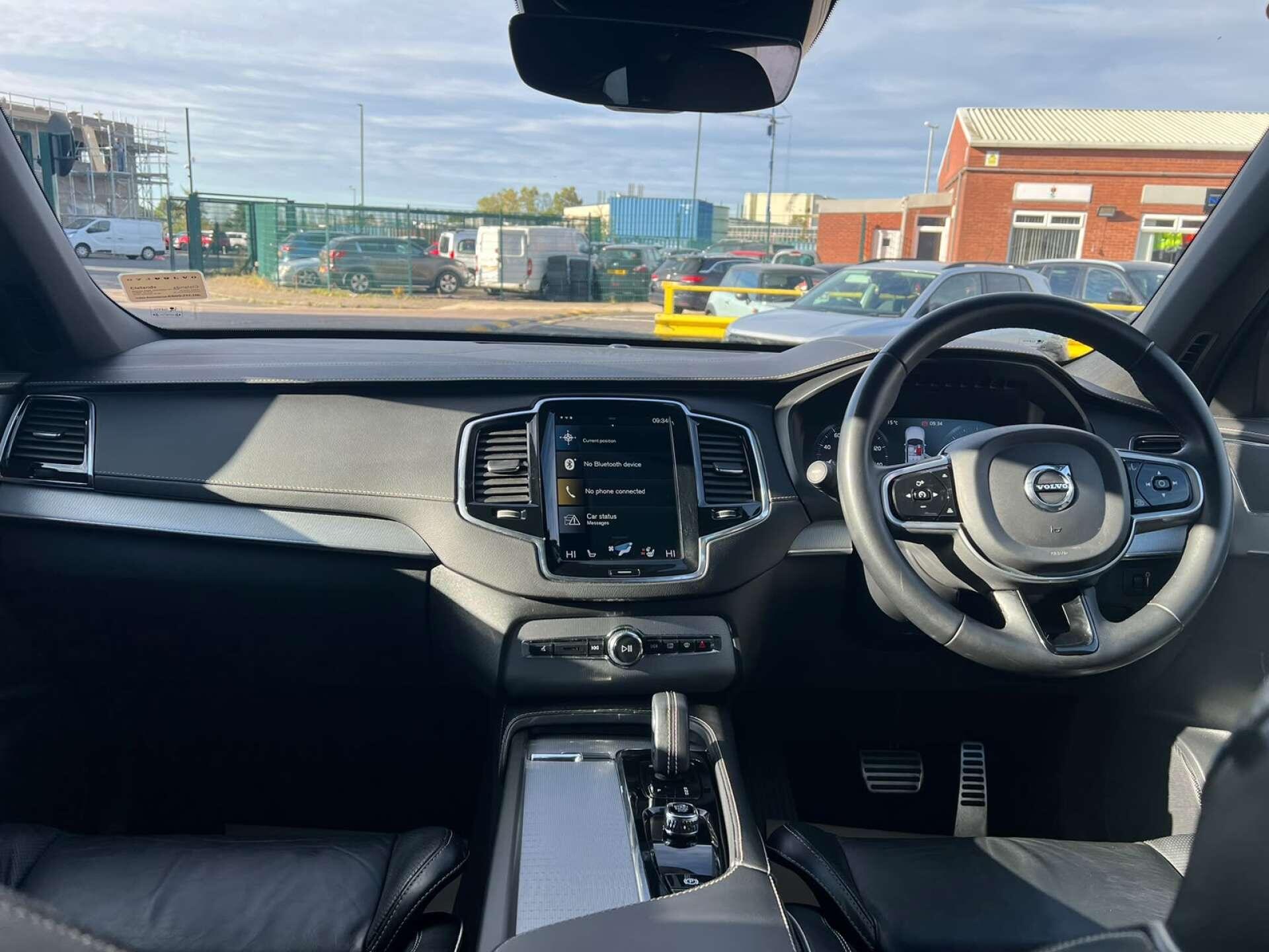 Volvo XC90 view 13