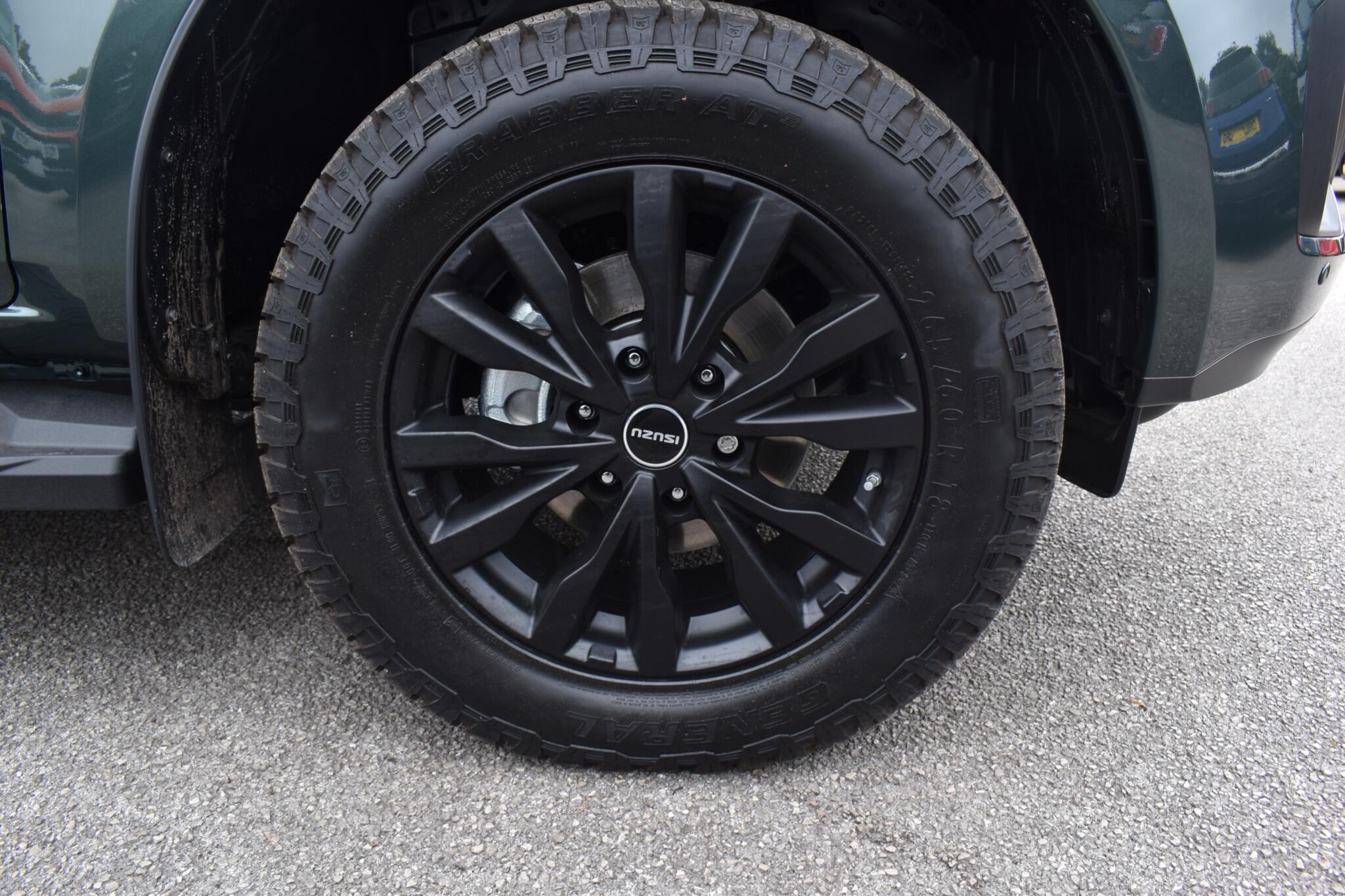 D-Max - 1.9 TD V-Cross Huntsman Auto 4WD Euro 6 - Image 27
